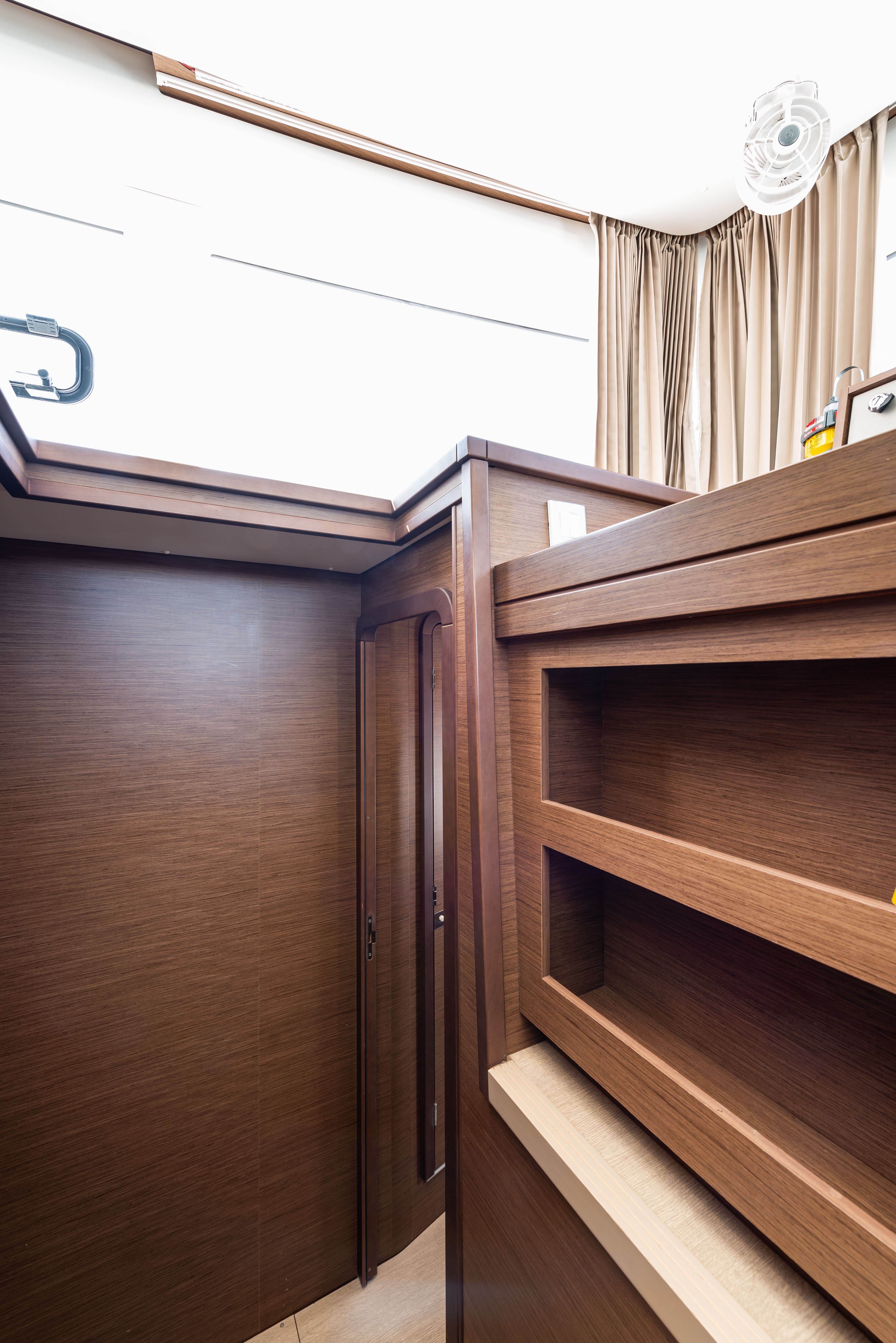 Lagoon 450 Fly - photo 16