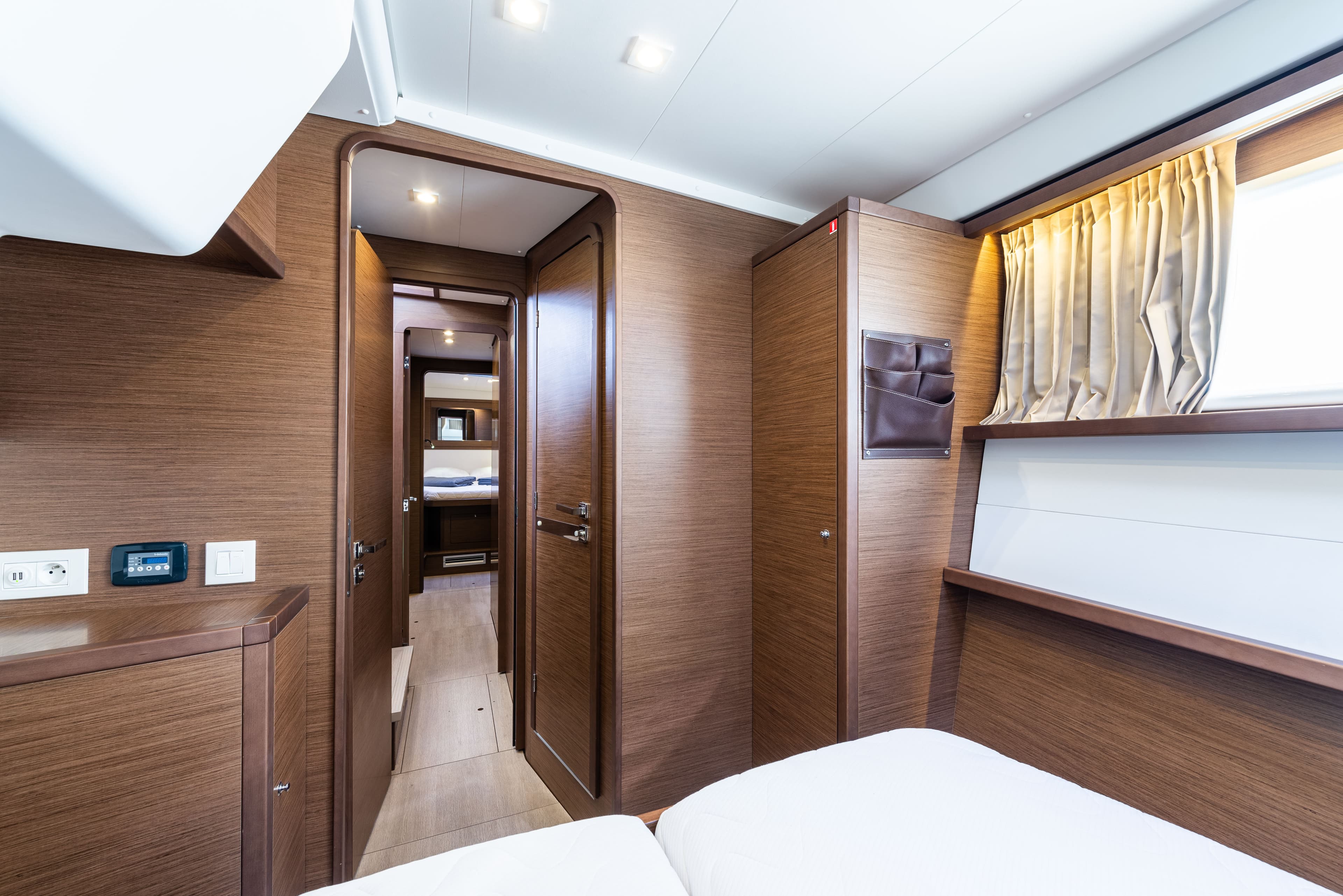 Lagoon 450 Fly - photo 18