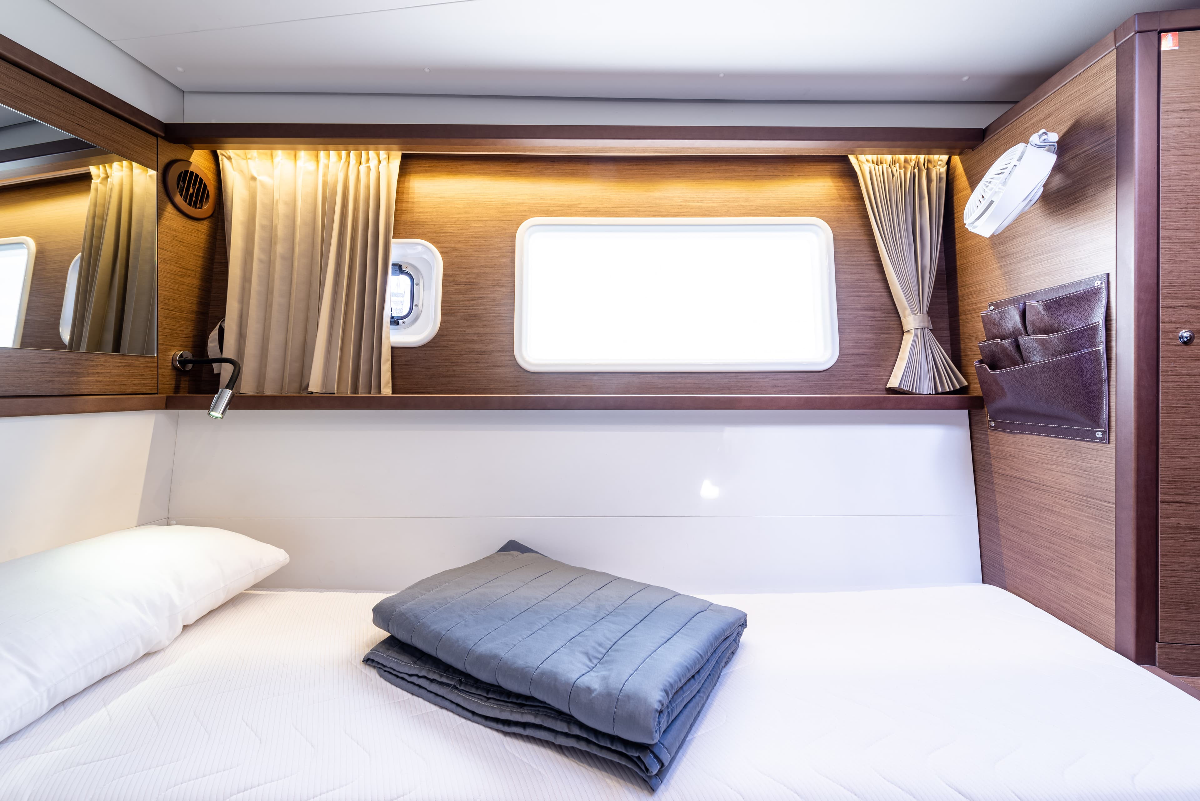 Lagoon 450 Fly - photo 15