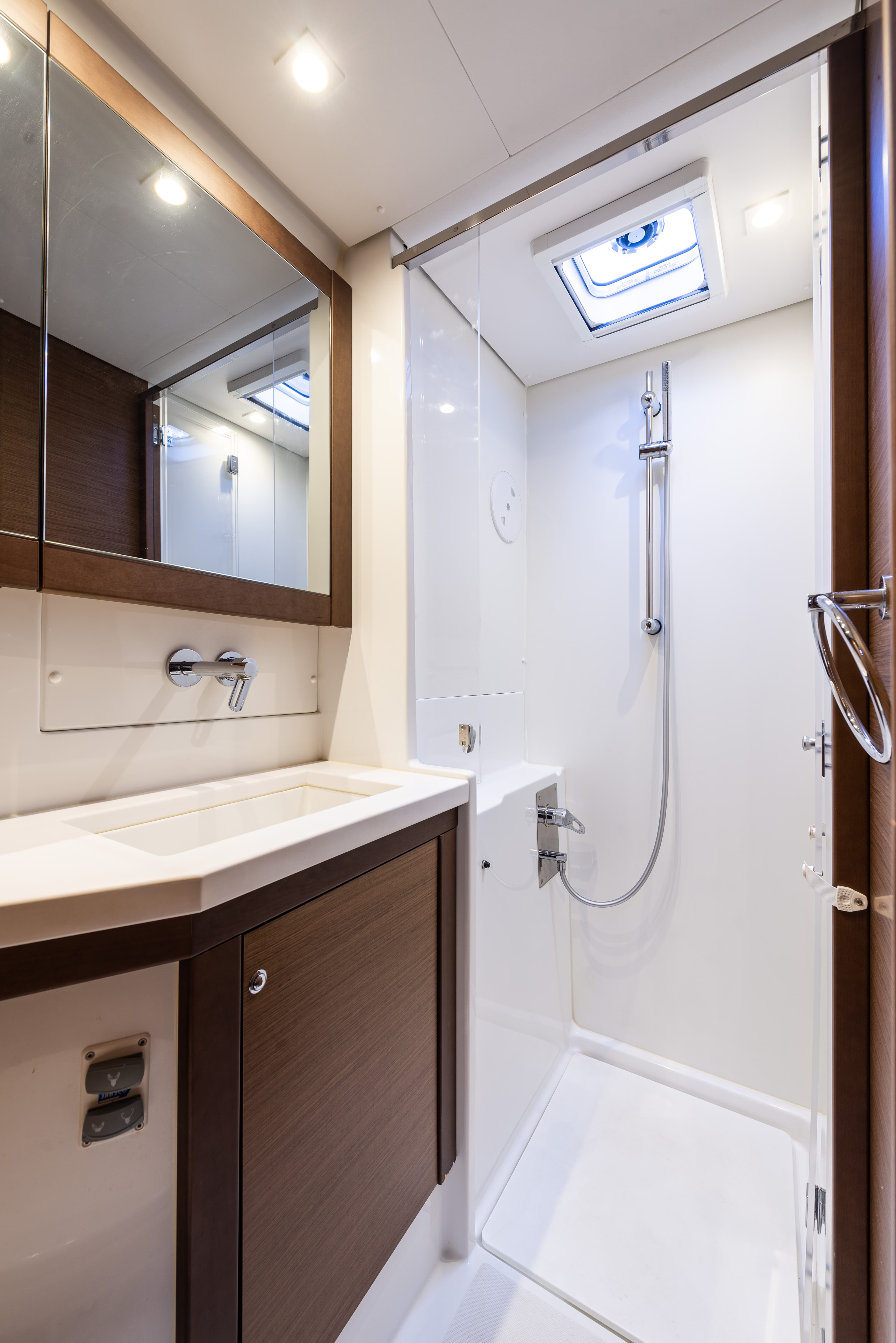 Lagoon 450 Fly - photo 12