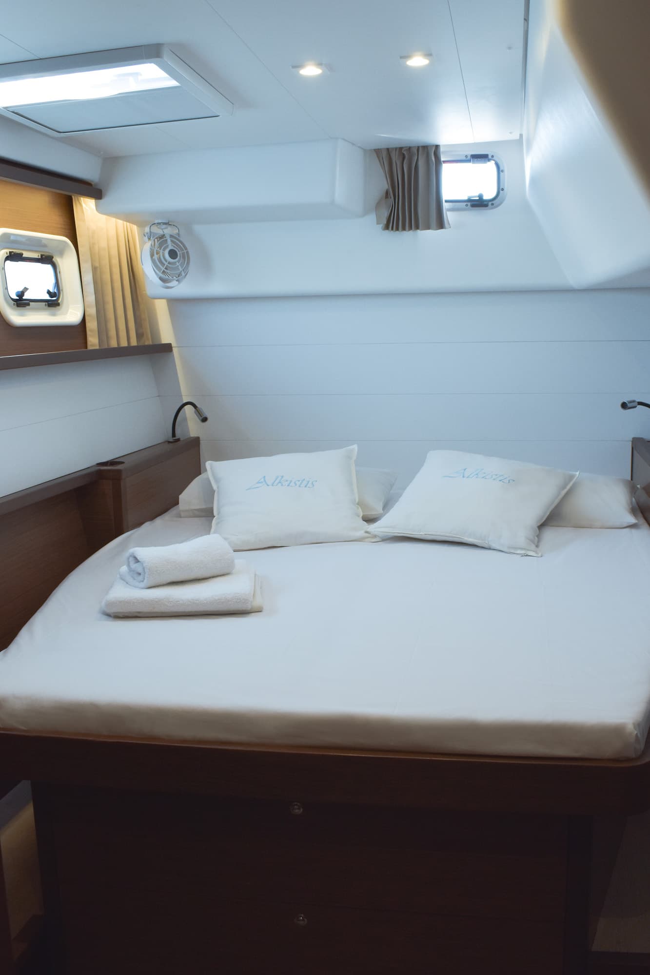 Lagoon 450 Fly - photo 12