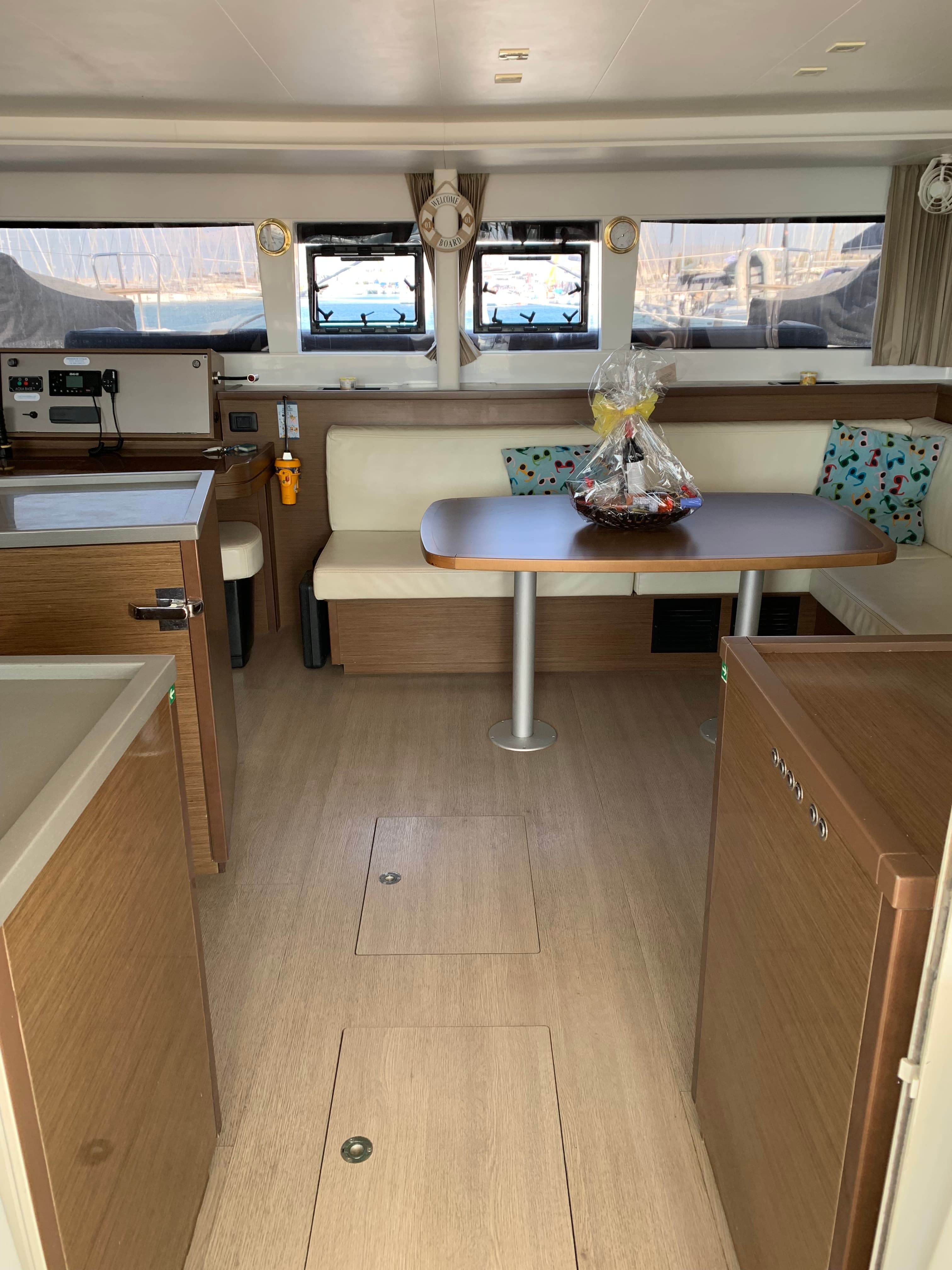 Lagoon 450 Fly - photo 15