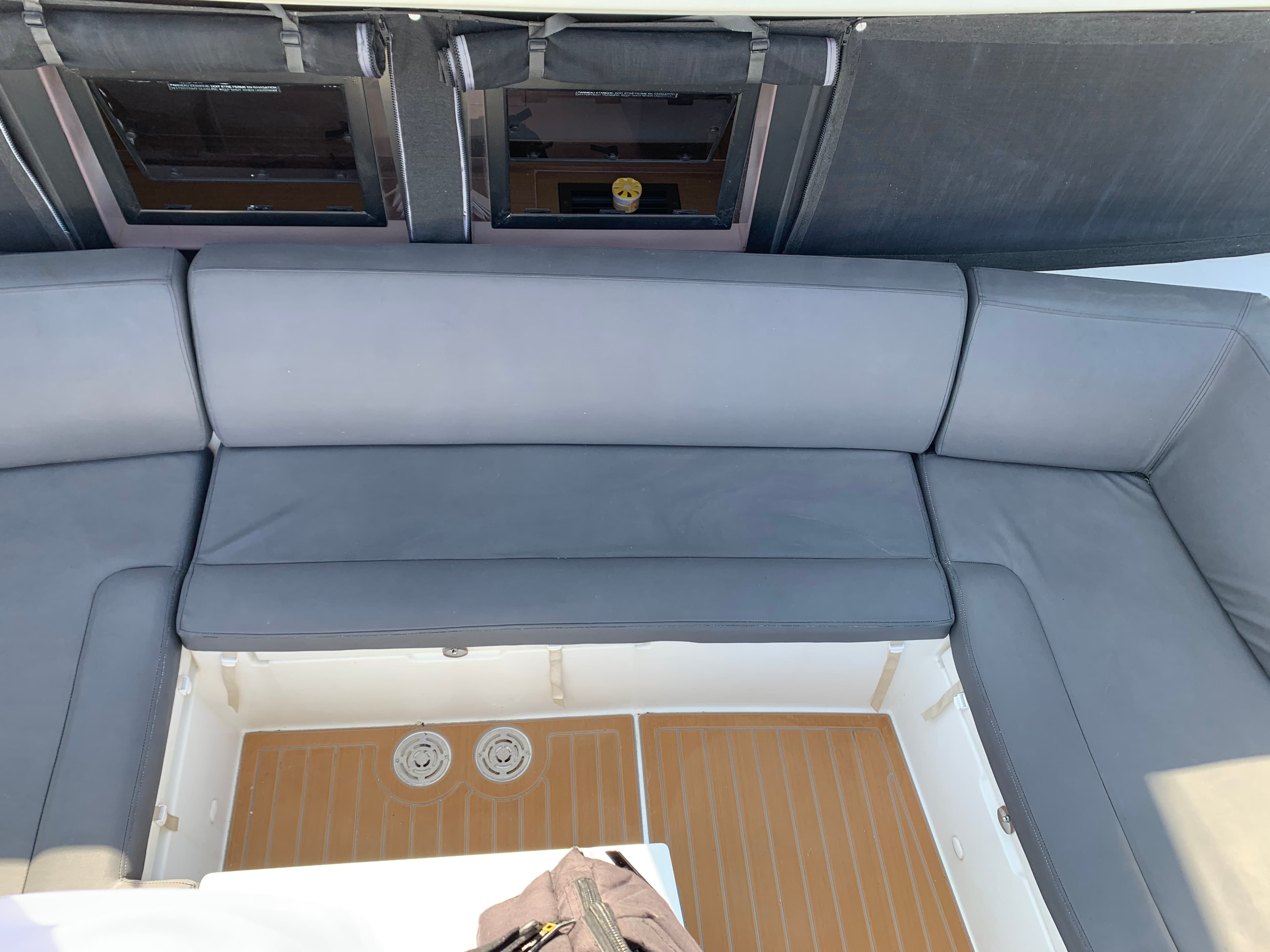 Lagoon 450 Fly - photo 4