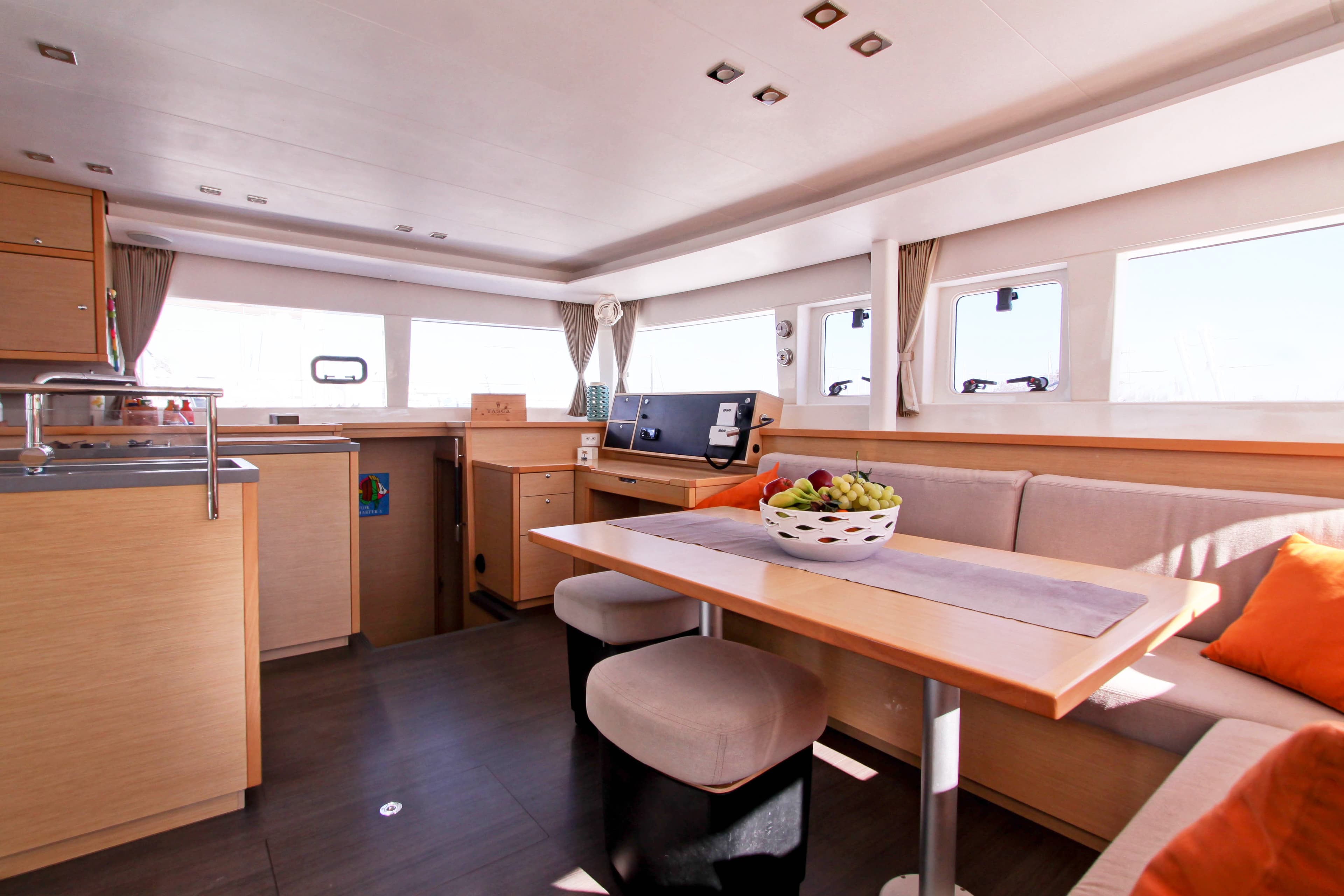 Lagoon 450 - photo 5