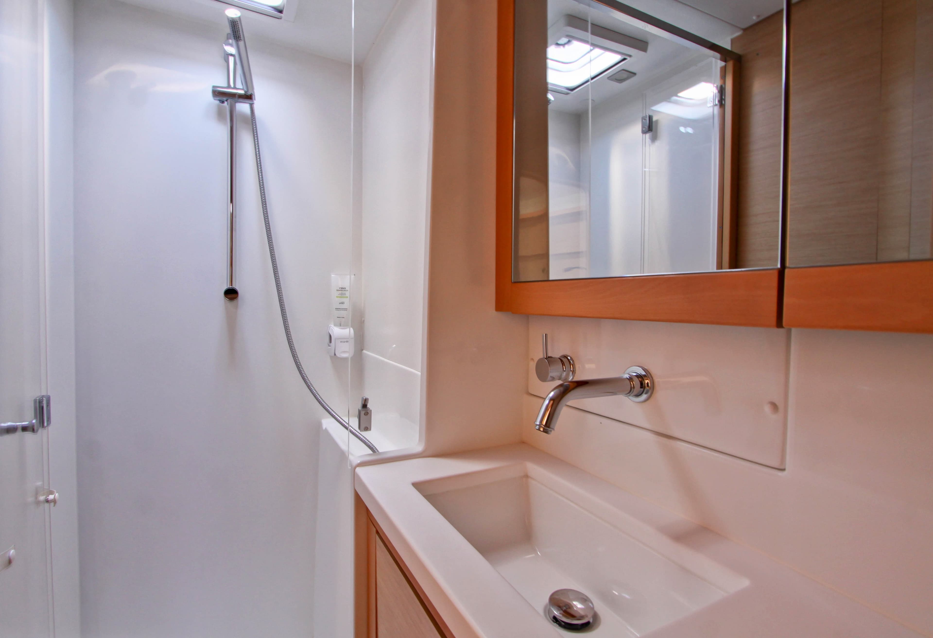 Lagoon 450 - photo 16