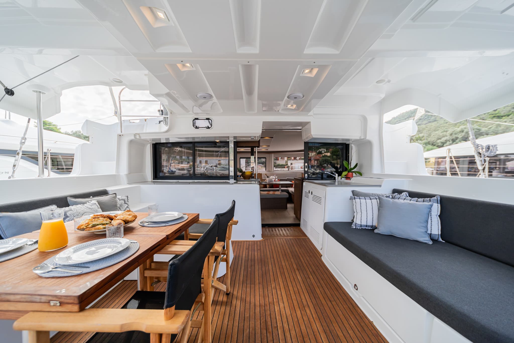 Lagoon 46  - photo 13