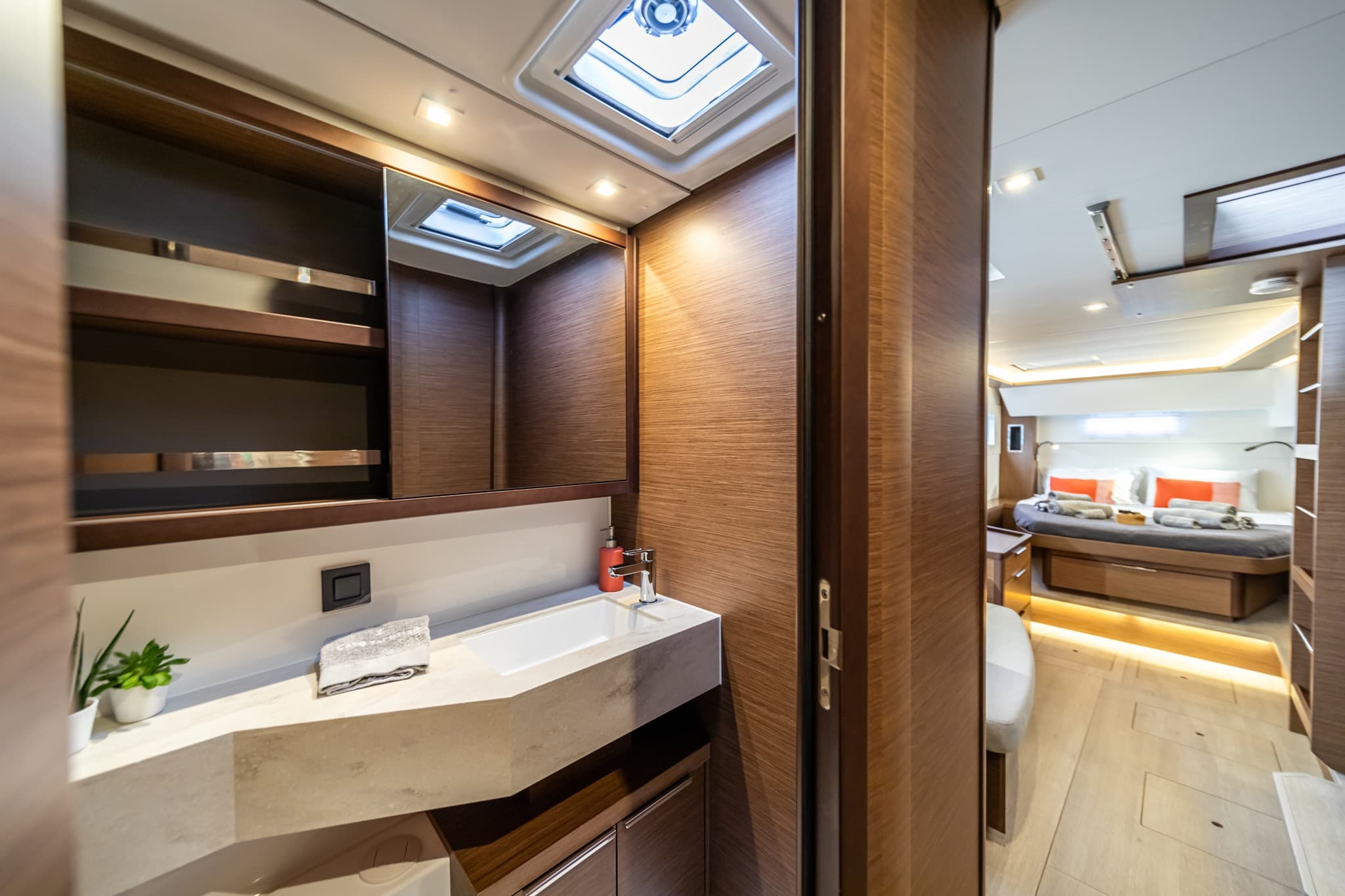 Lagoon 46  - photo 33