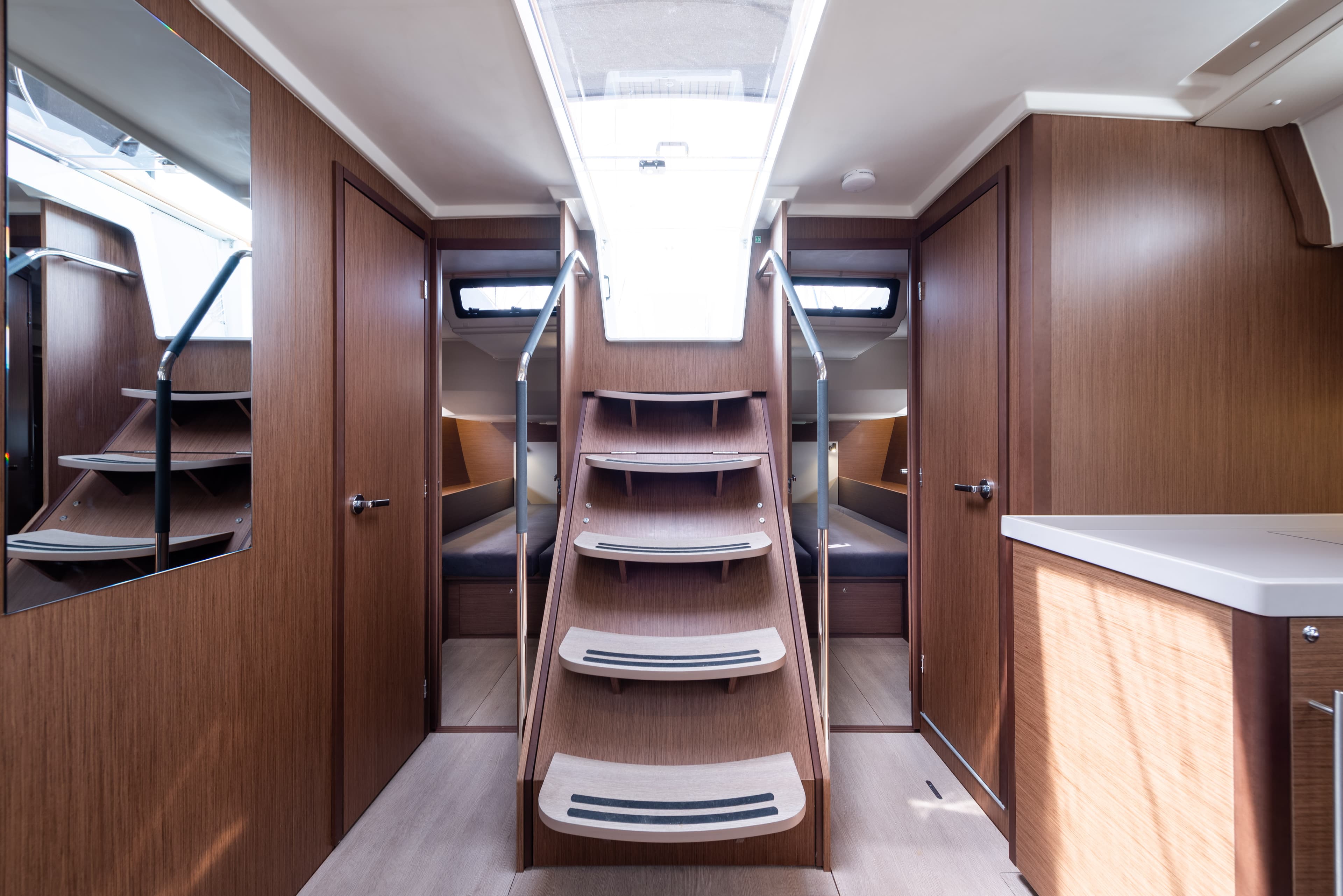 Oceanis 51.1 - photo 20