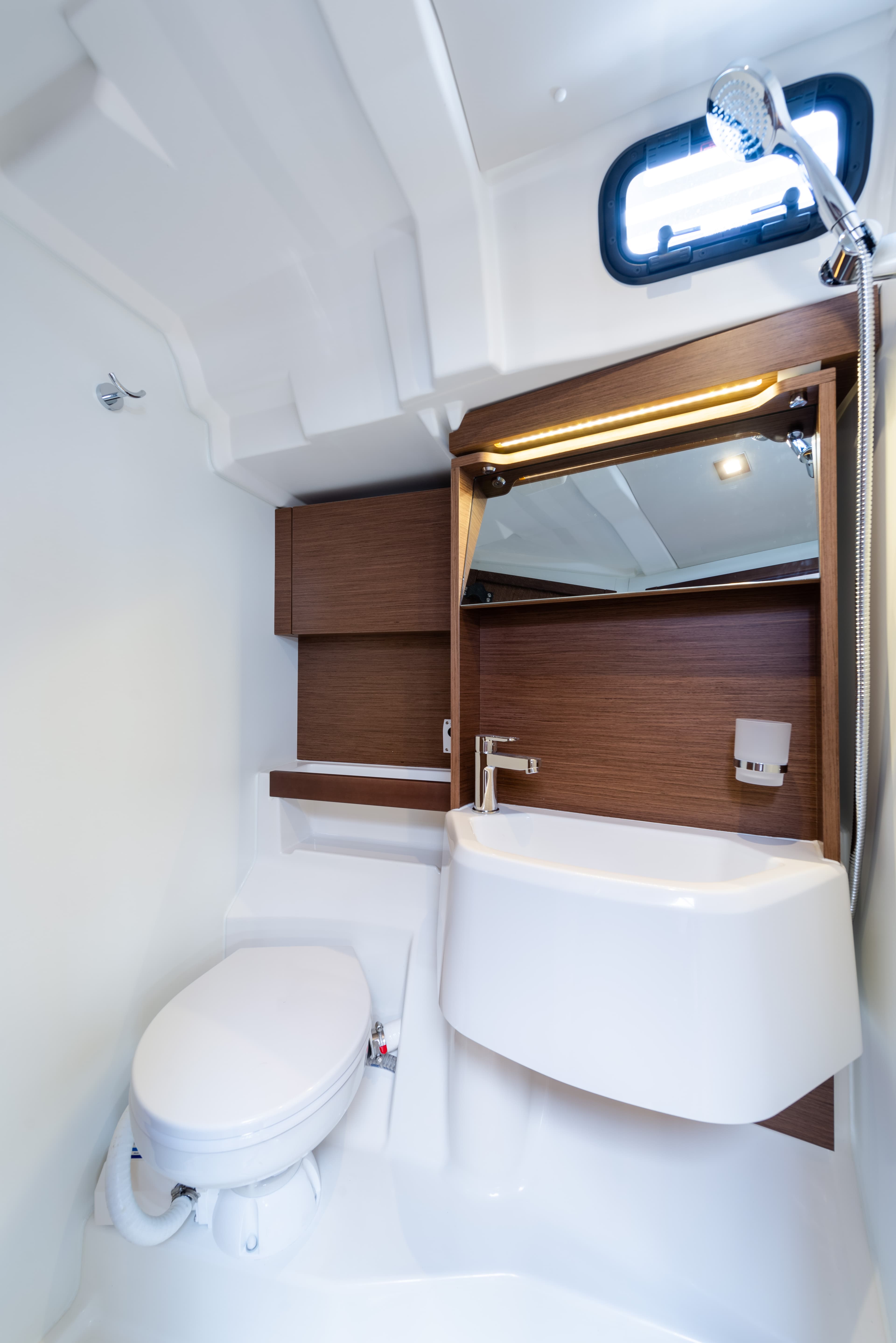 Oceanis 51.1 - photo 38