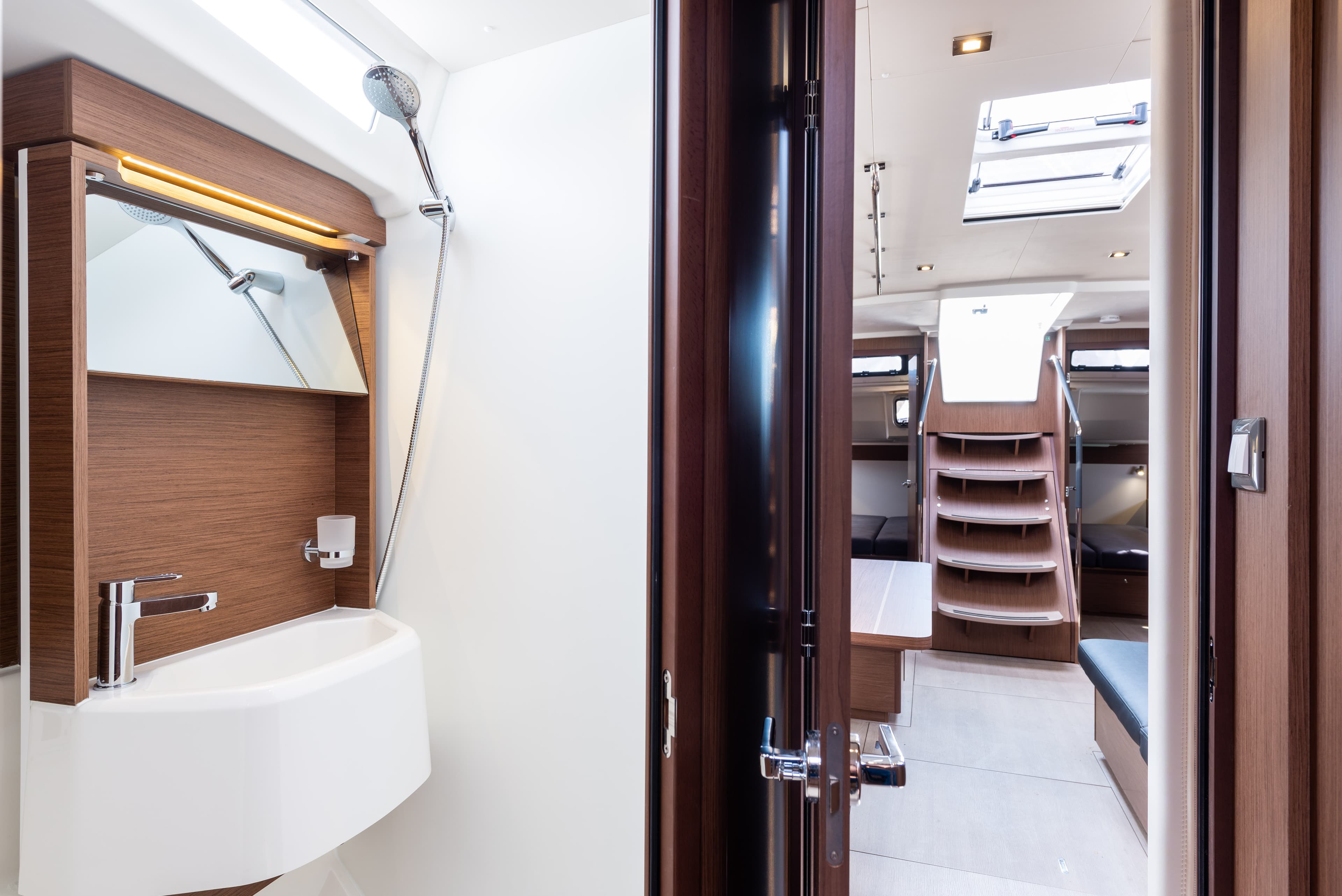 Oceanis 51.1 - photo 4