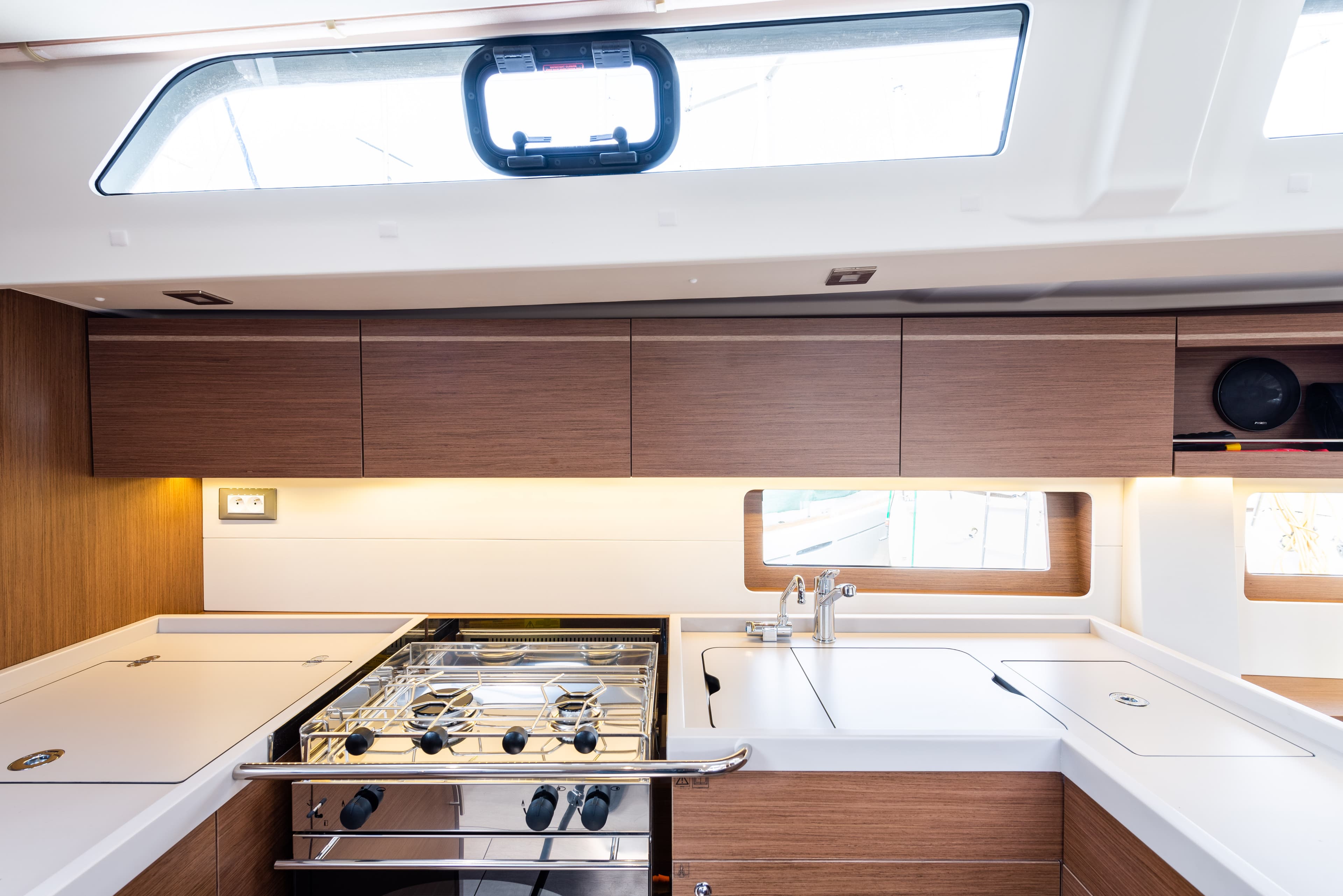 Oceanis 51.1 - photo 28