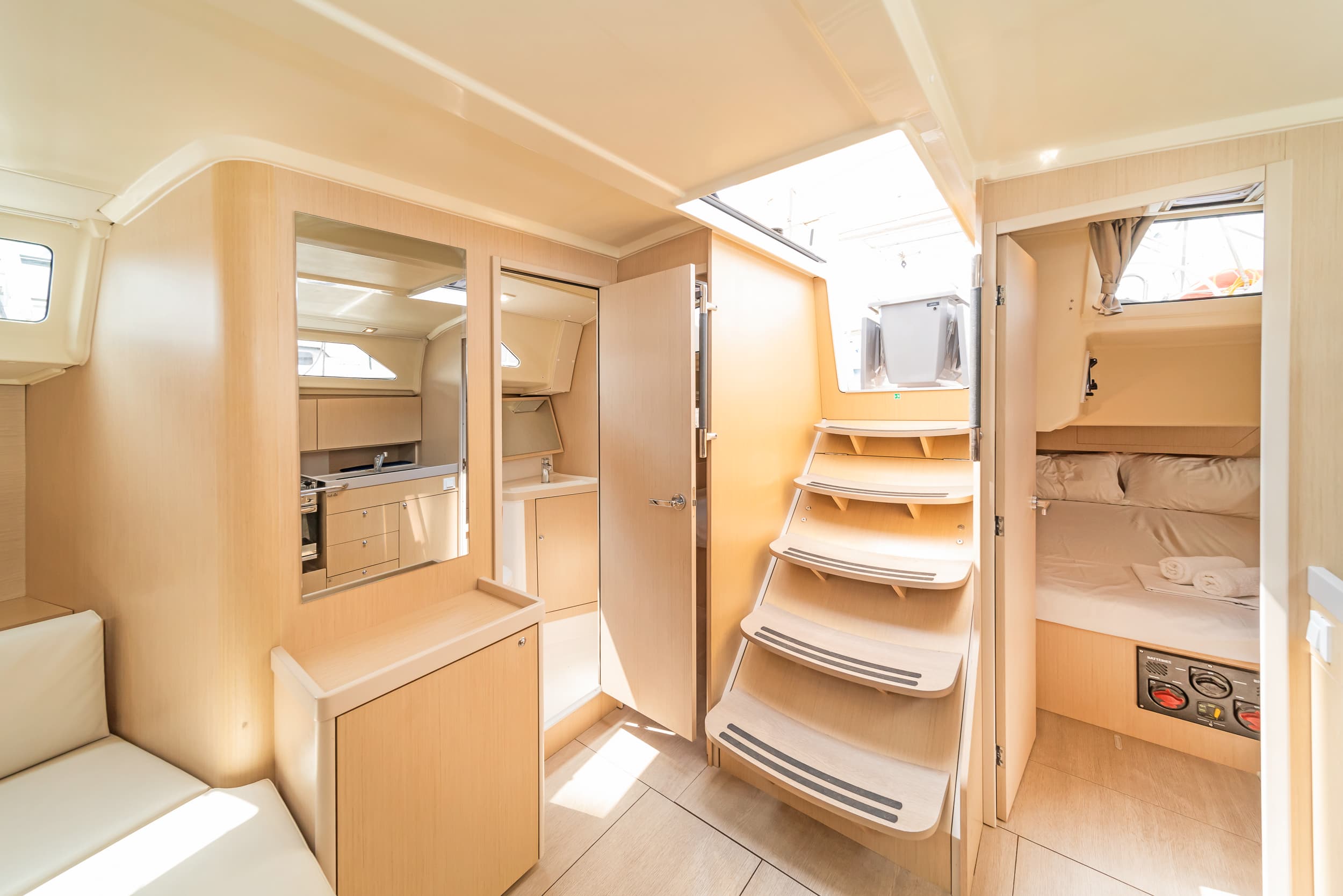 Oceanis 41.1 - photo 11