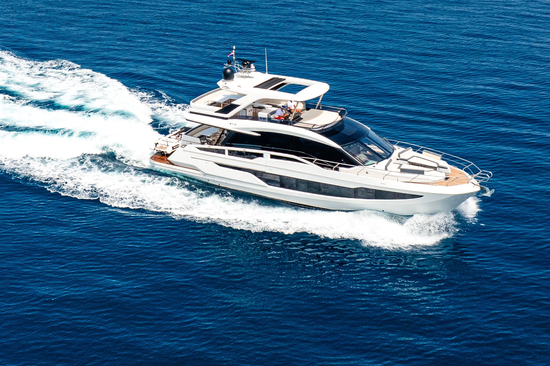 Galeon 640 Fly - photo 16