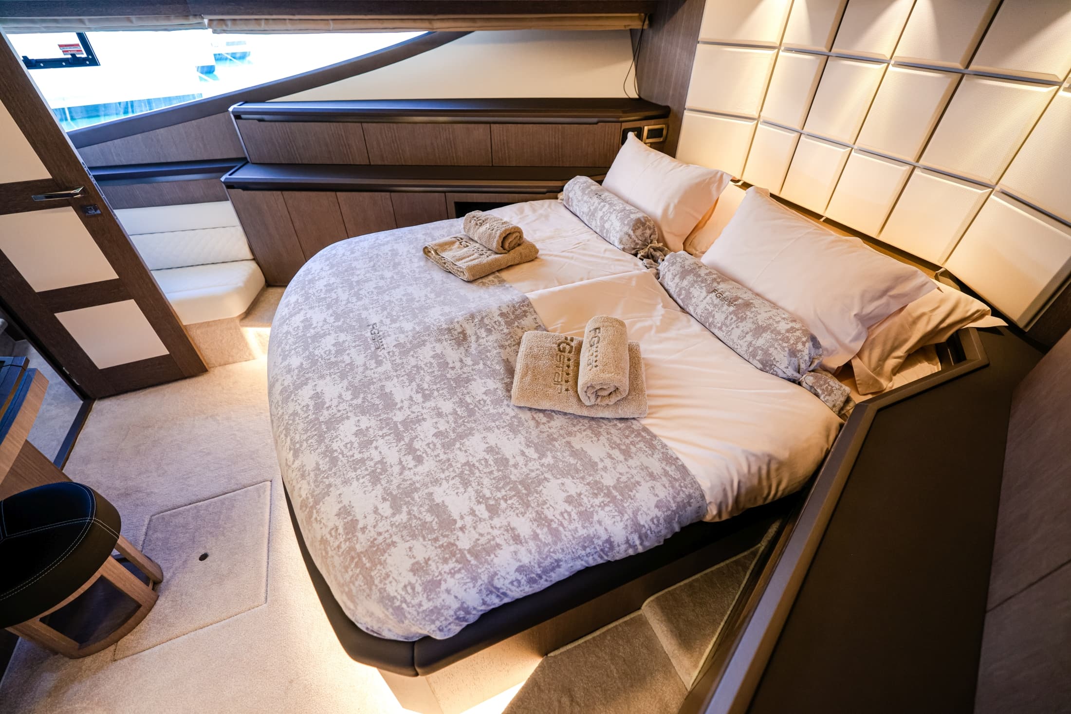 Galeon 640 Fly - photo 8