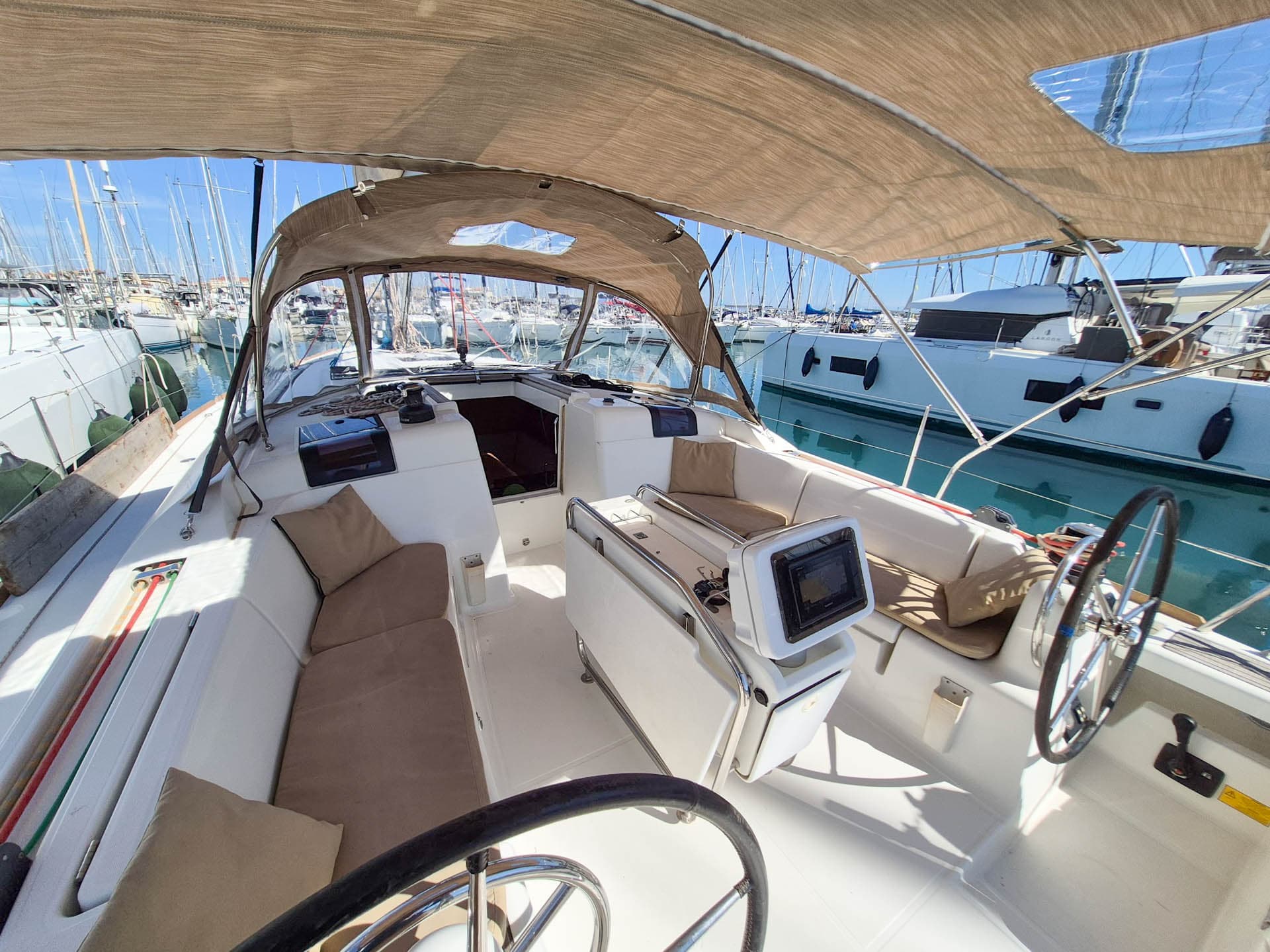 Sun Odyssey 439 - photo 12