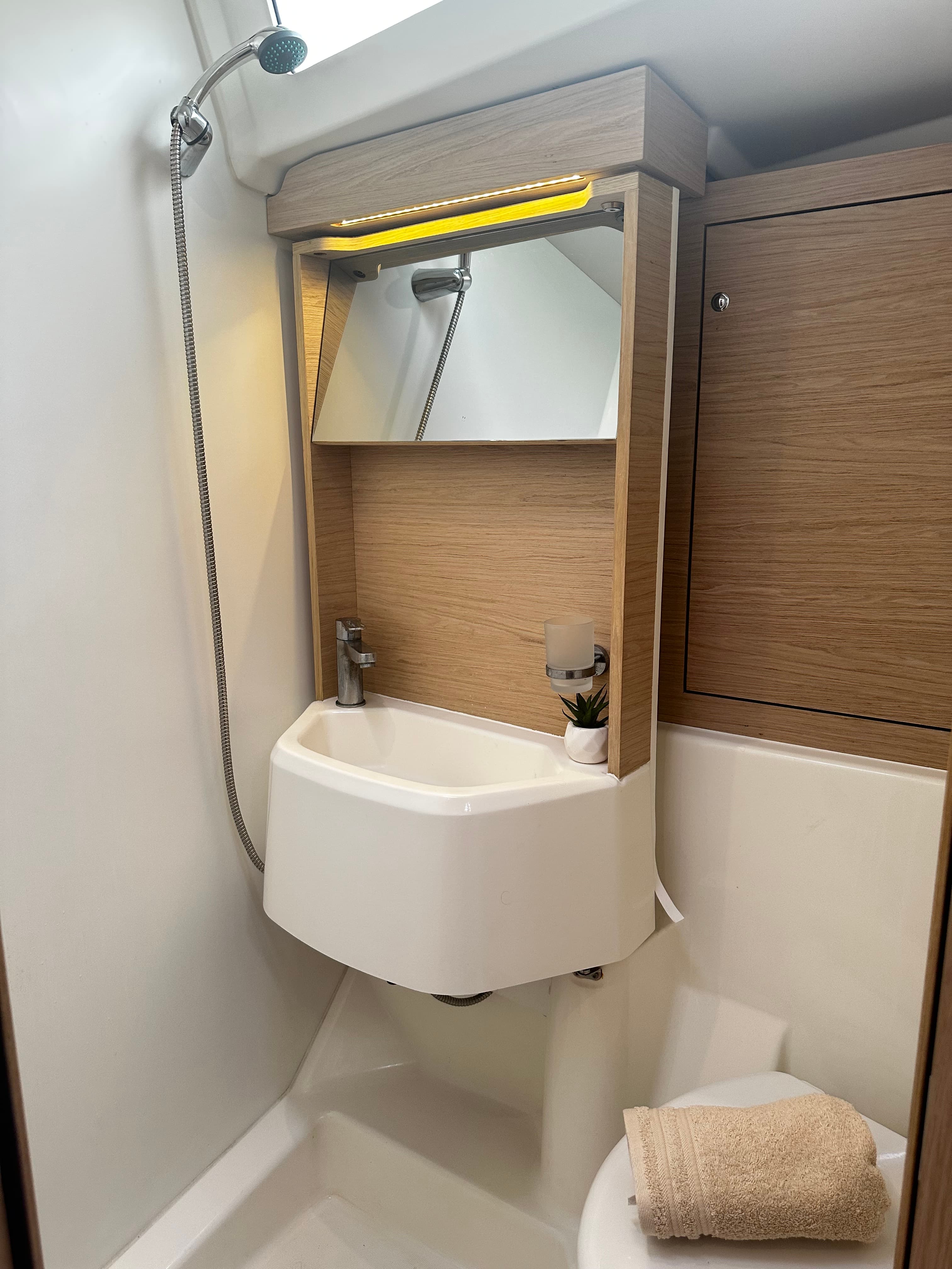 Oceanis 51.1 - photo 7