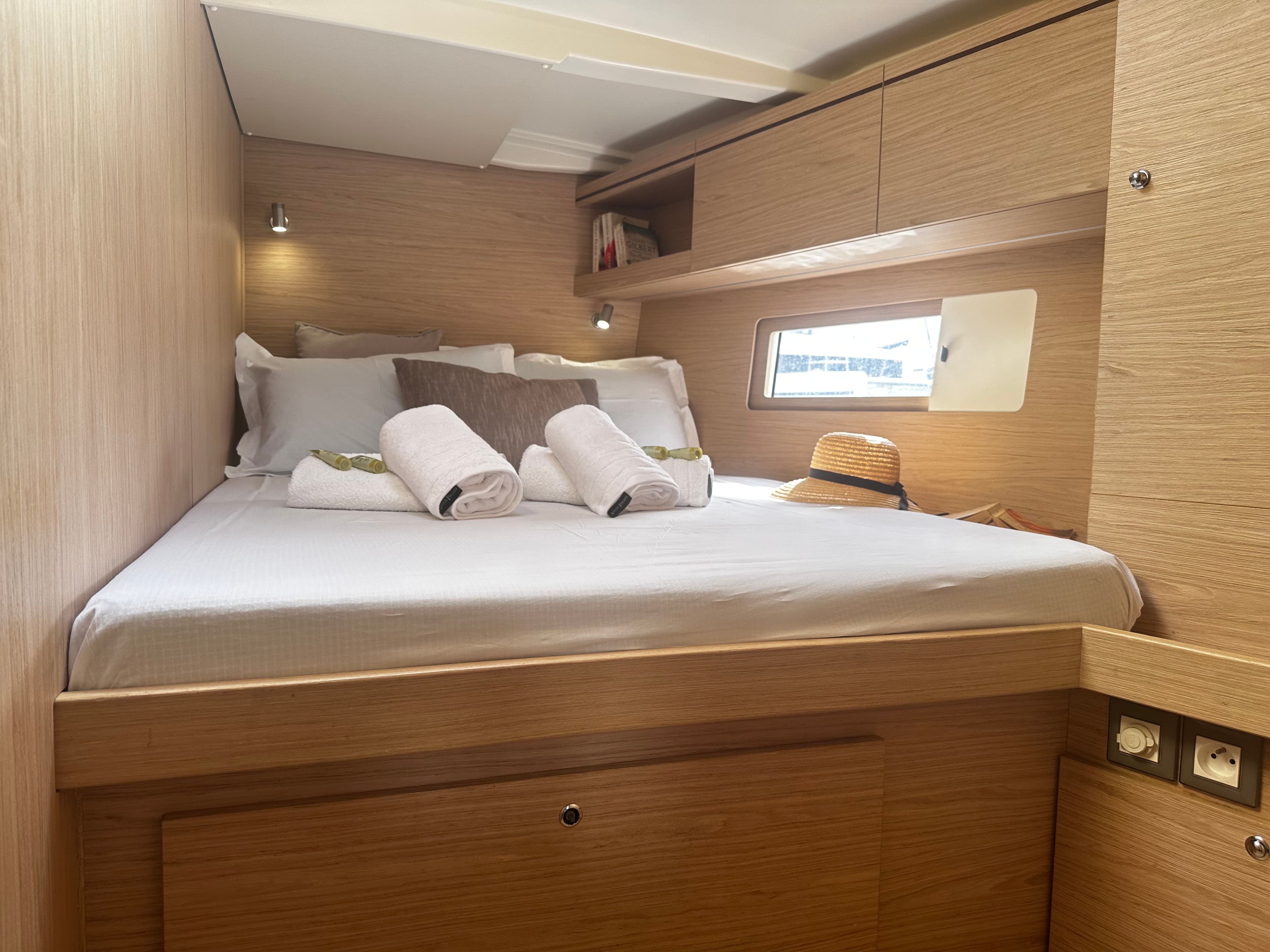 Oceanis 51.1 - photo 21