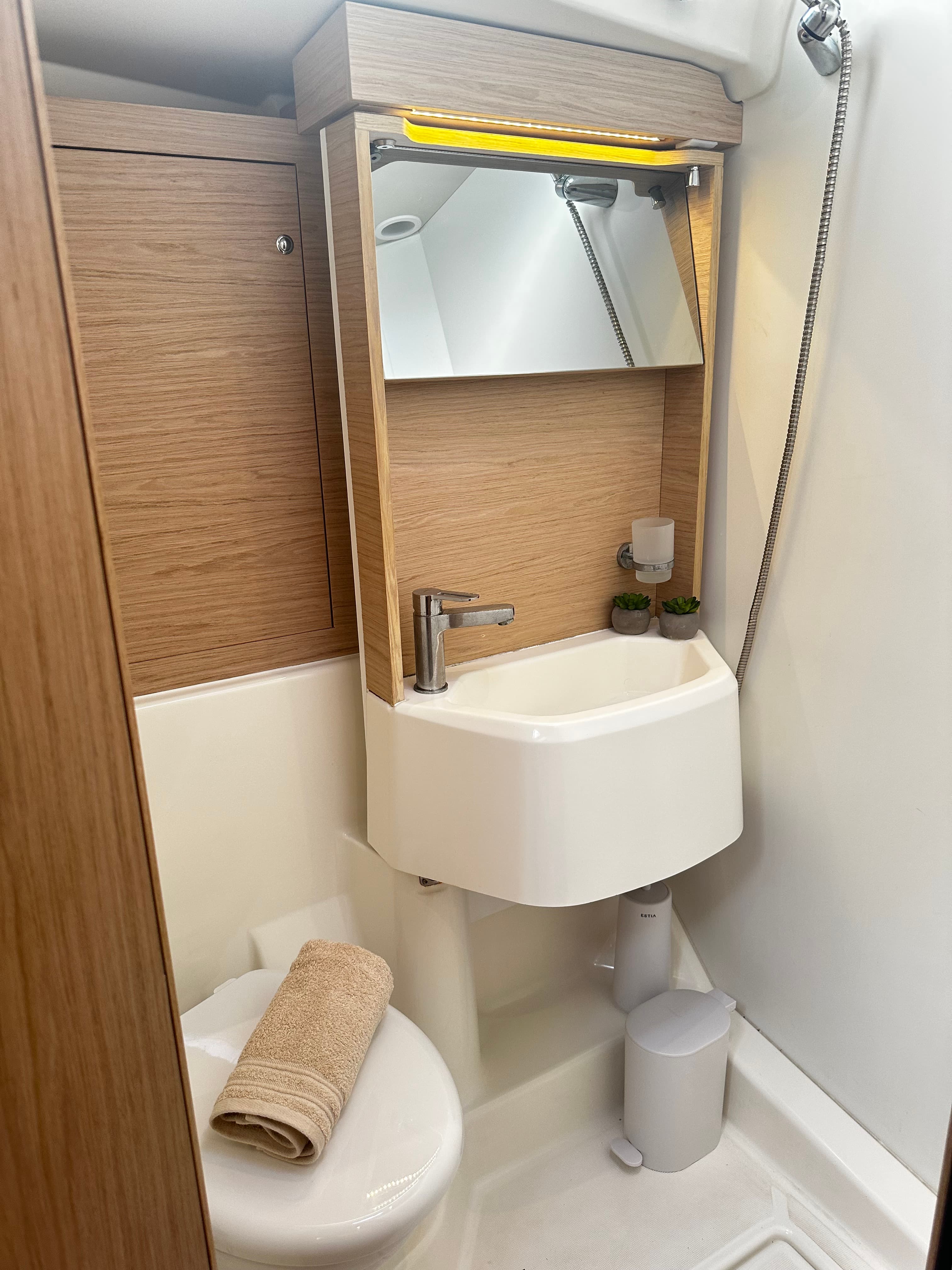 Oceanis 51.1 - photo 10