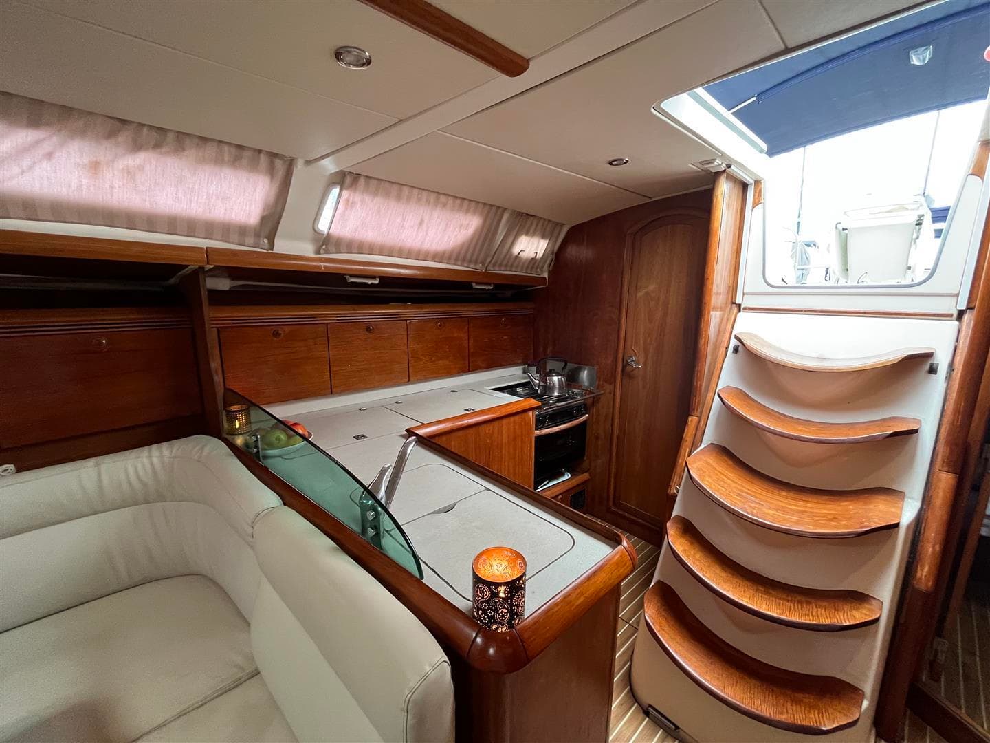 Sun Odyssey 43  - photo 7