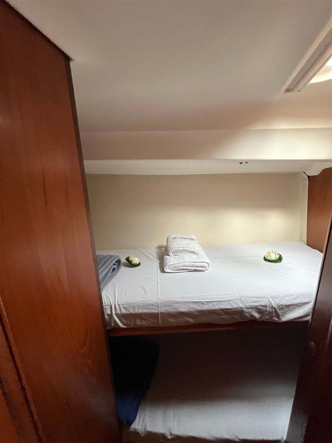 Sun Odyssey 43  - photo 6