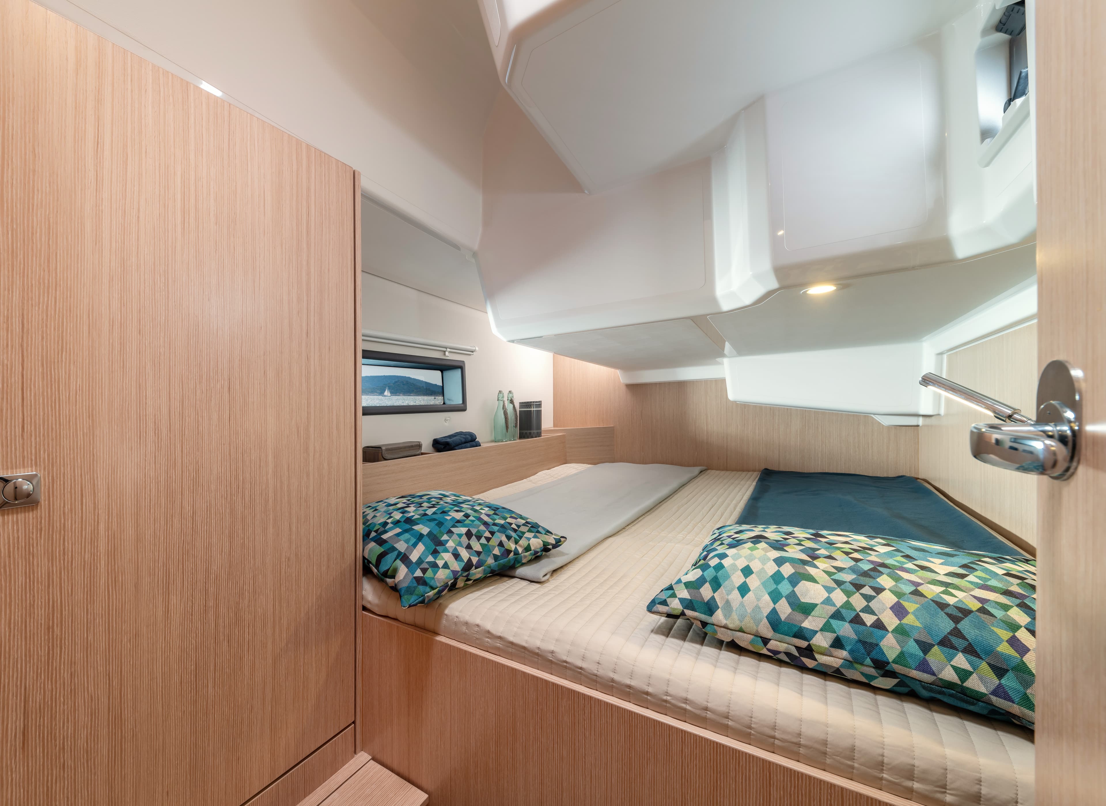 Bavaria C42 - photo 12