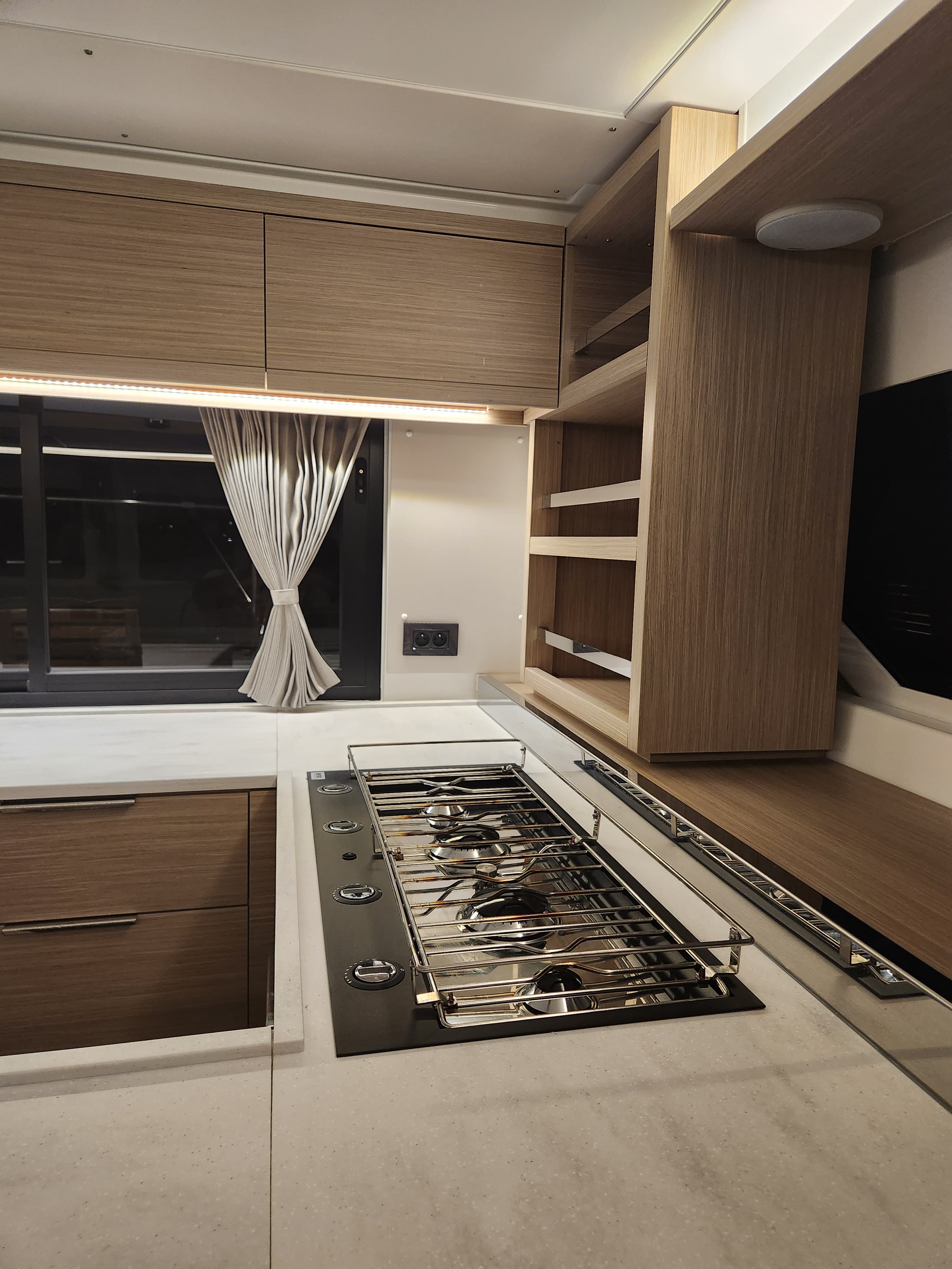 Lagoon 46  - photo 15