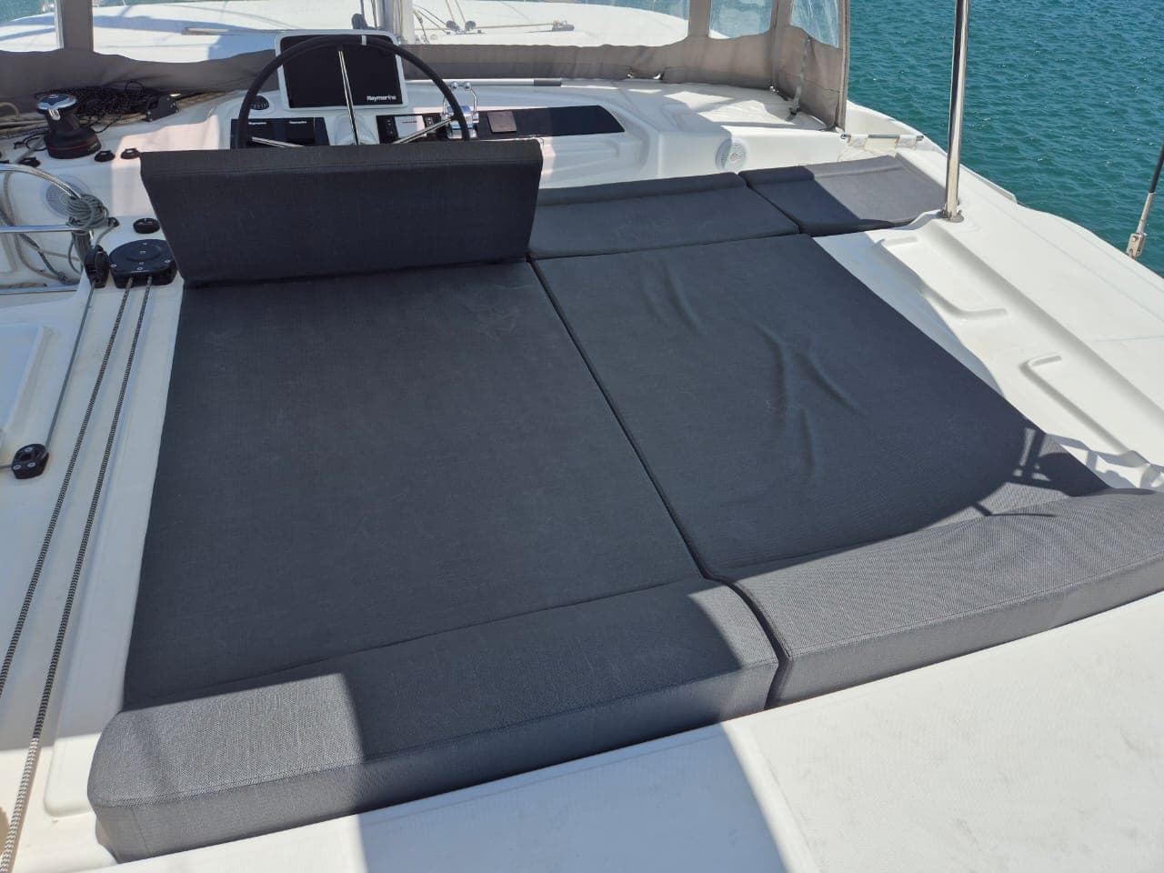 Lagoon 46  - photo 7