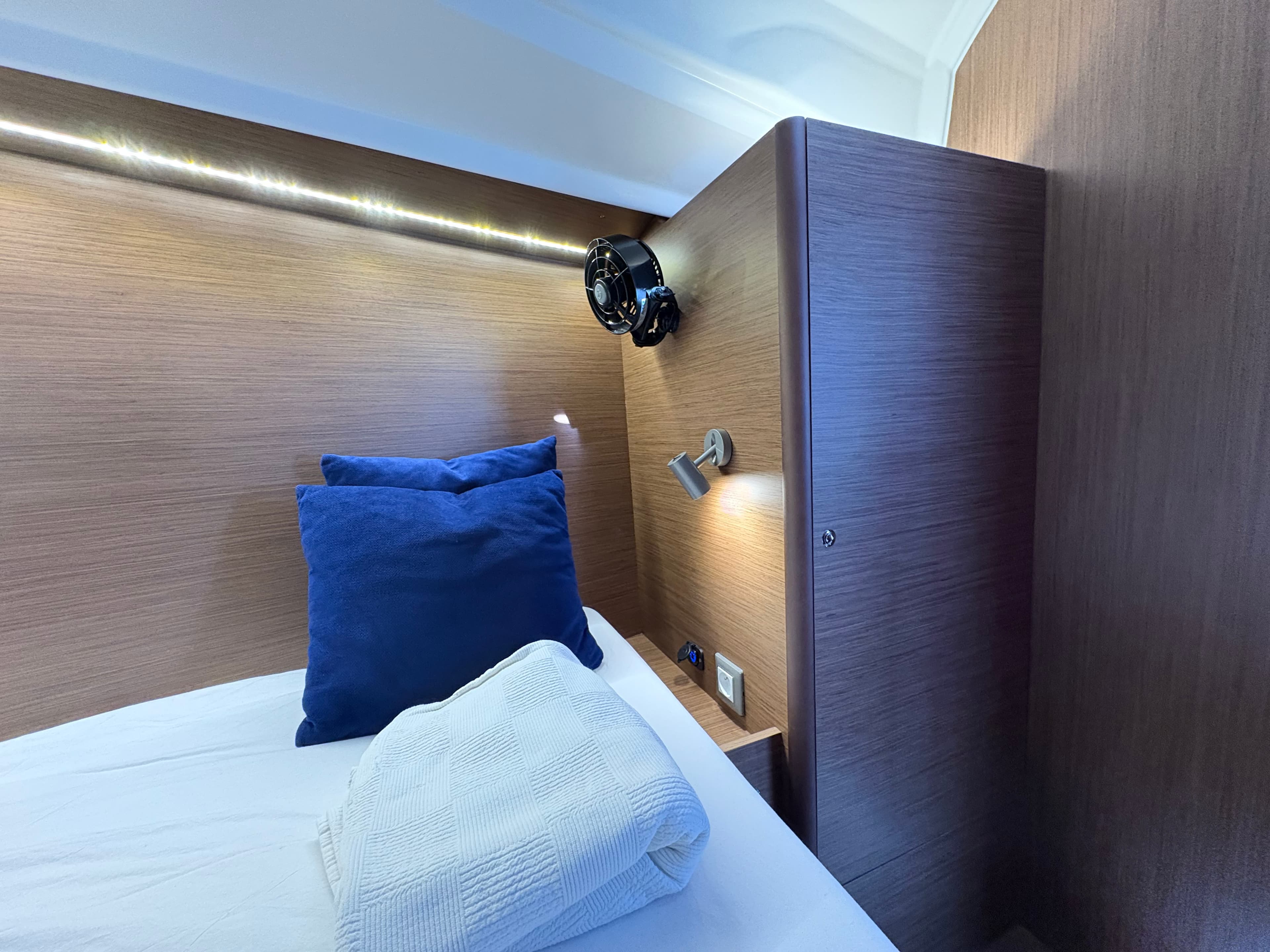 Oceanis 40.1 - photo 18