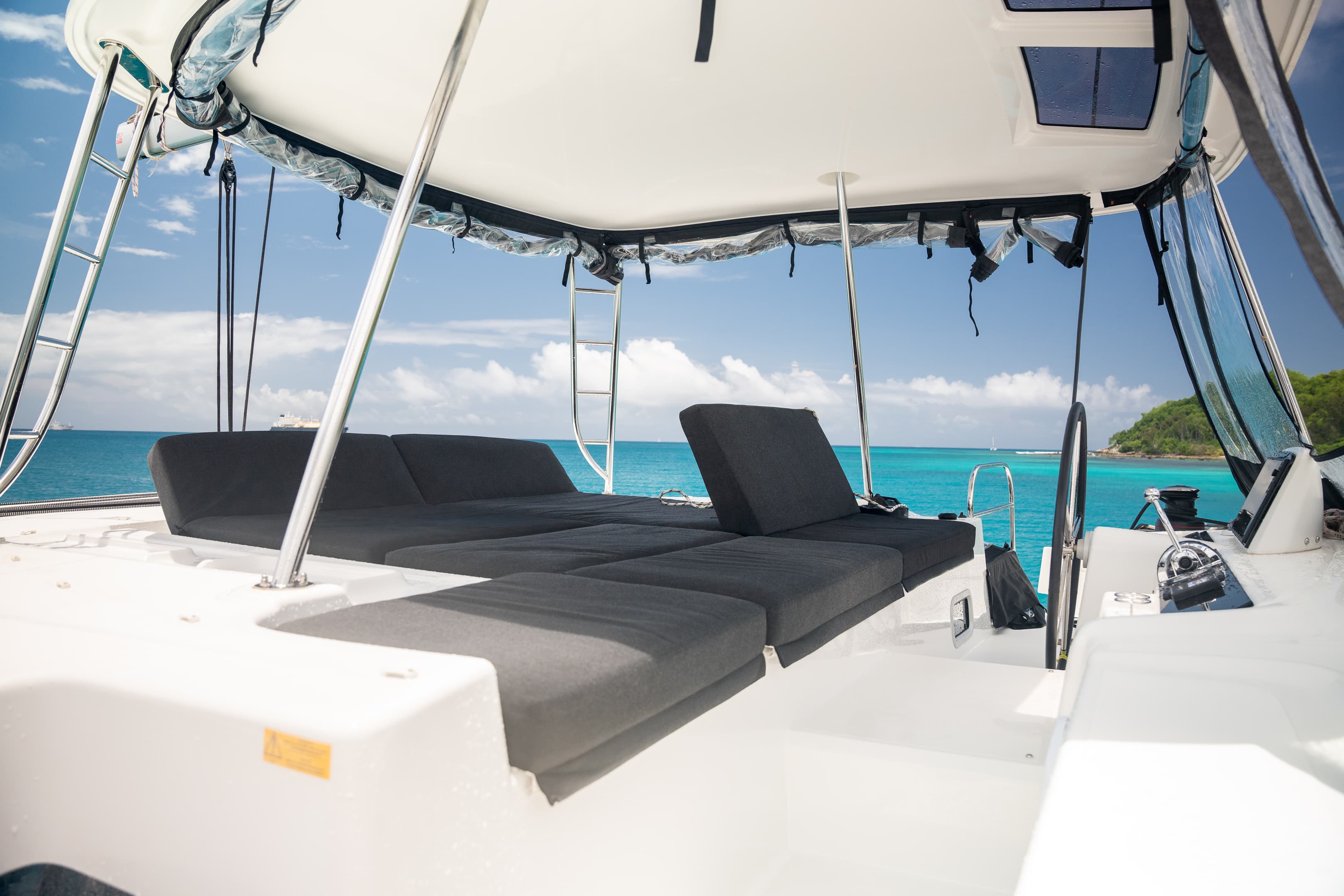 Lagoon 46  - photo 4