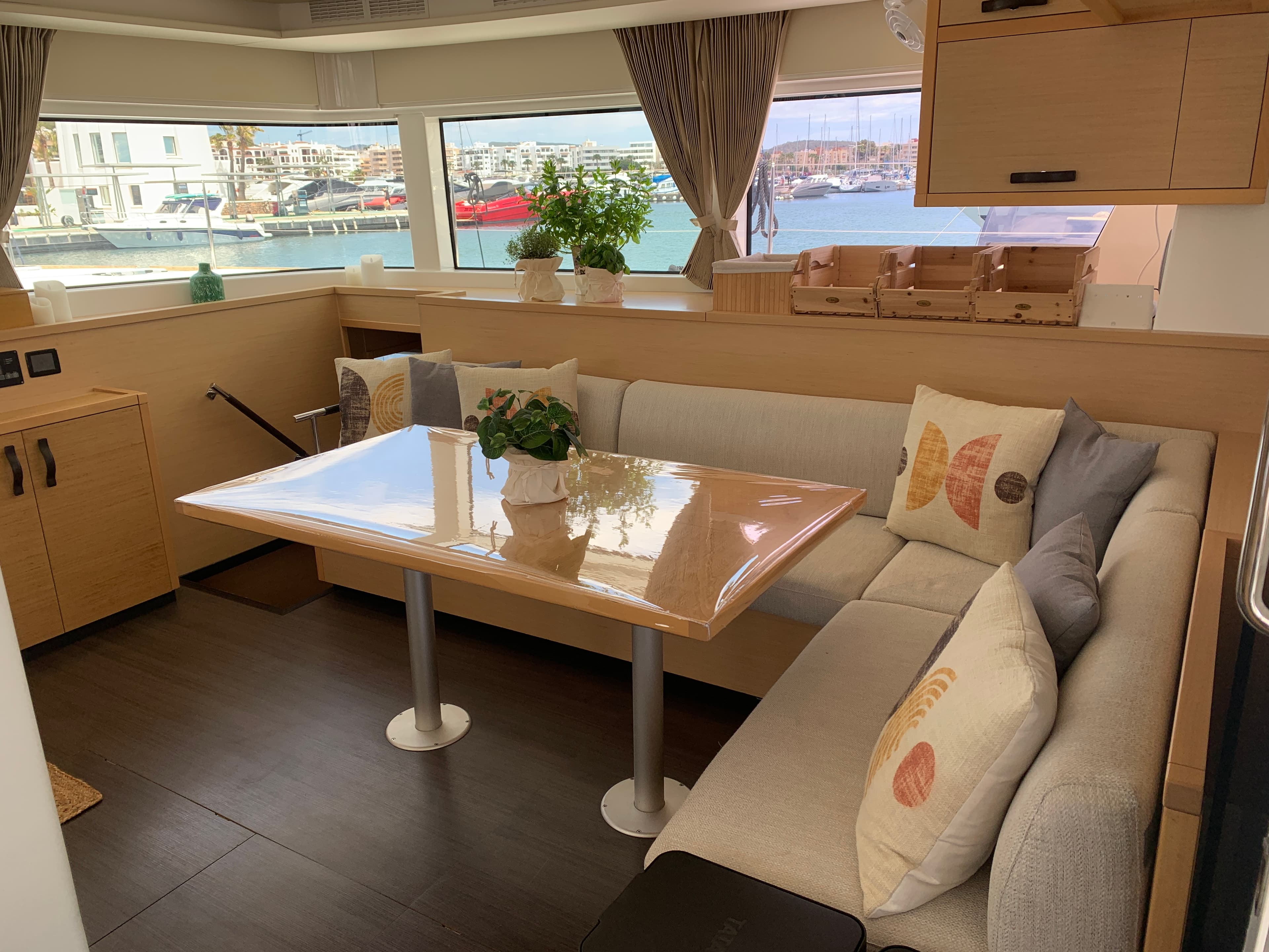 Lagoon 52 - photo 38