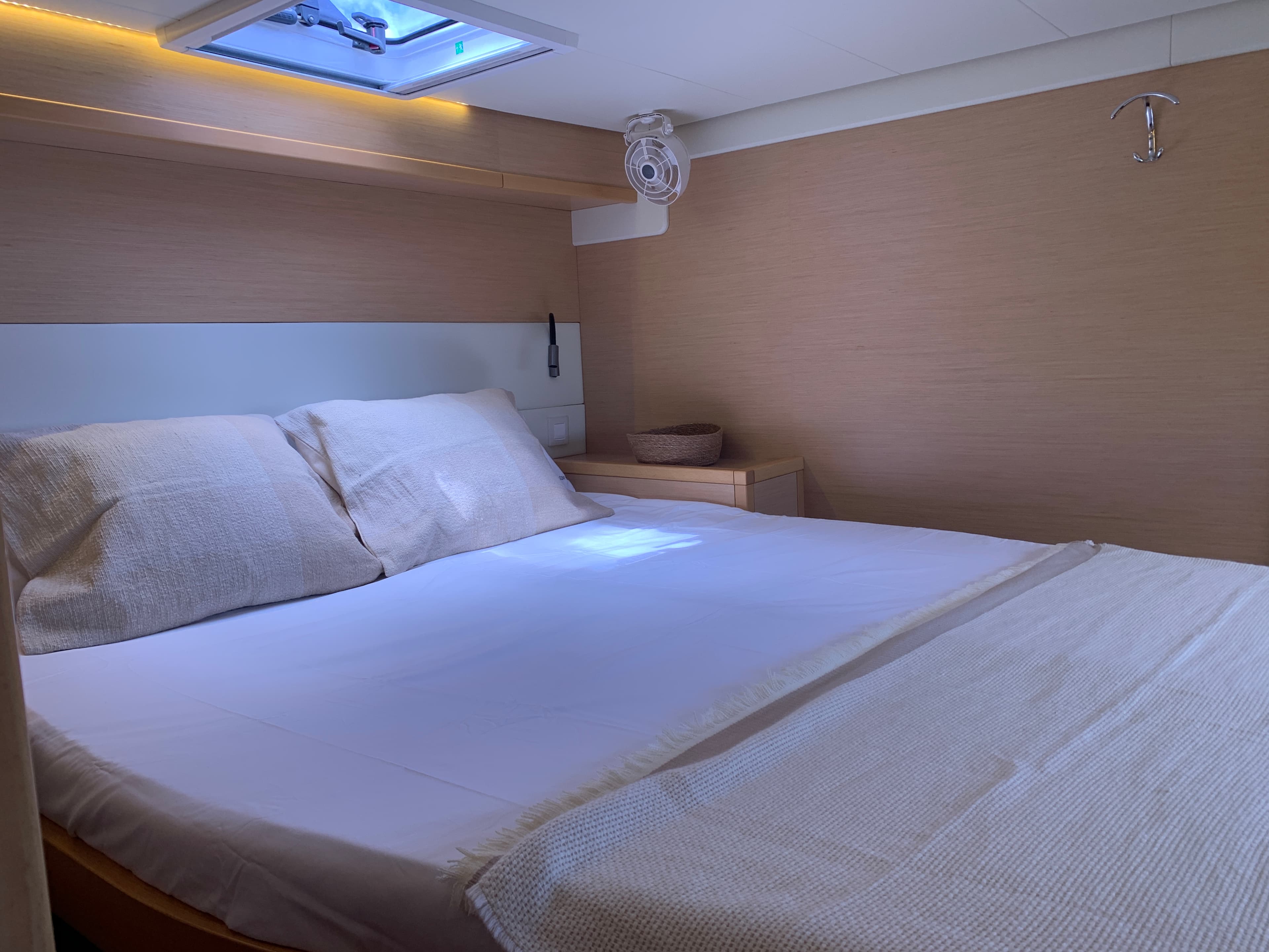 Lagoon 52 - photo 21