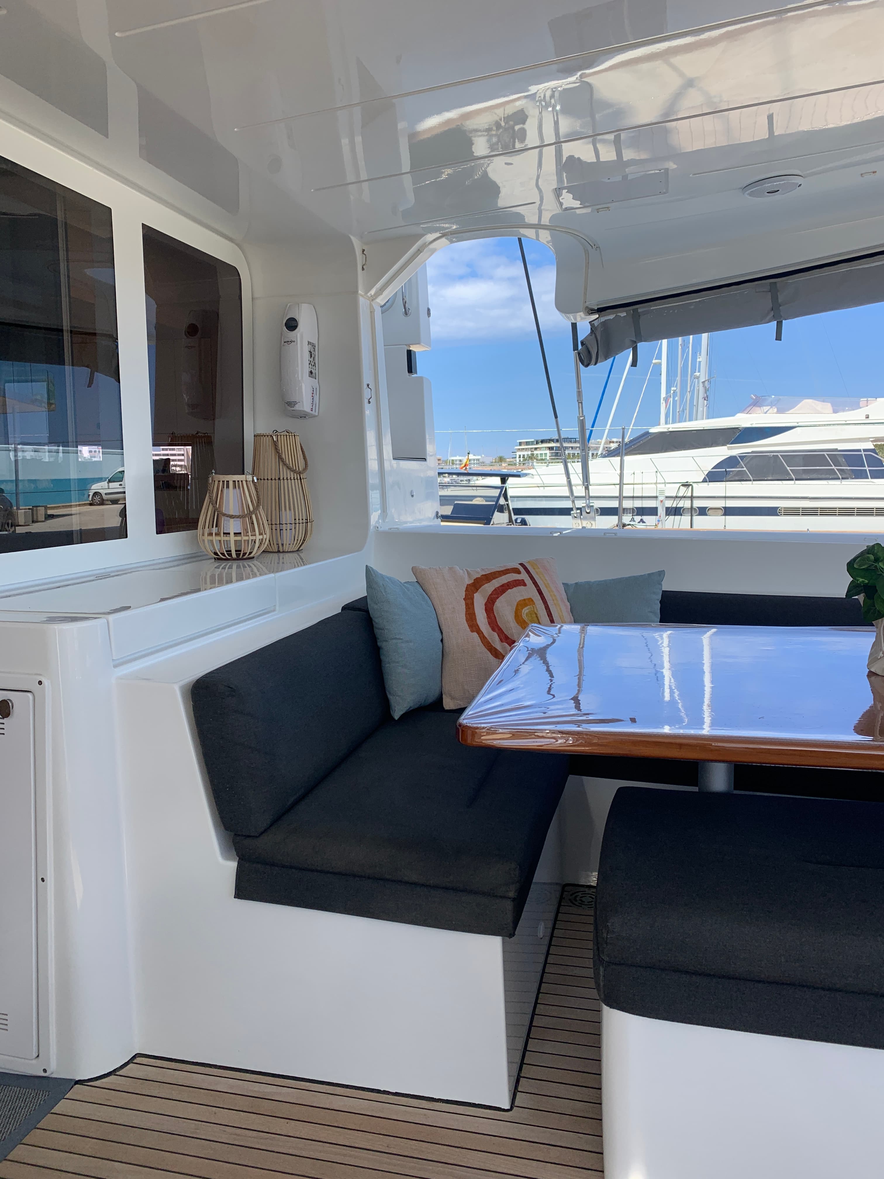 Lagoon 52 - photo 51