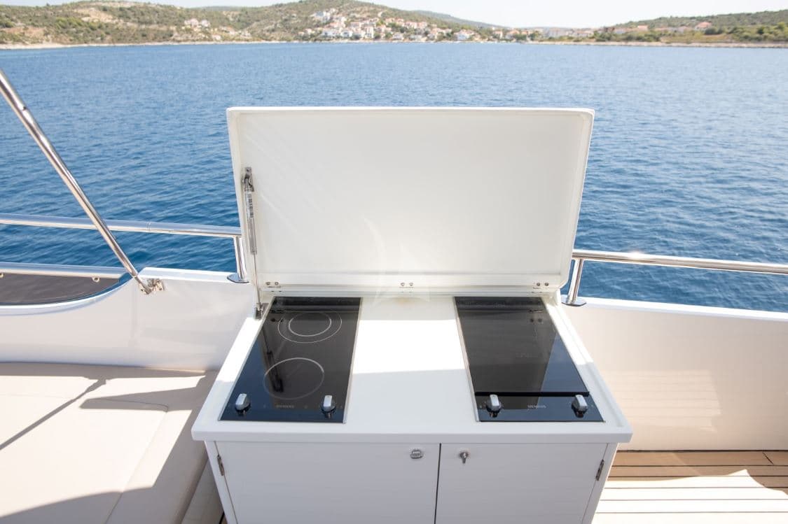 Motoryacht - photo 12