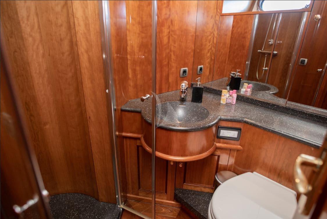 Motoryacht - photo 34