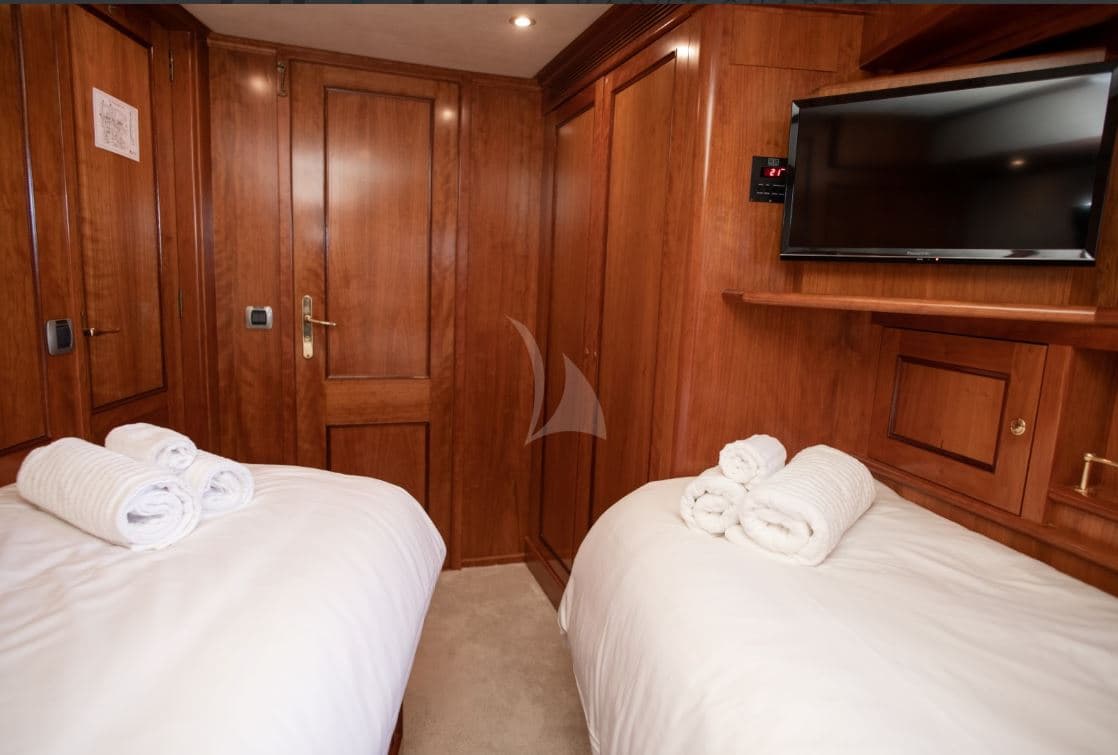 Motoryacht - photo 11