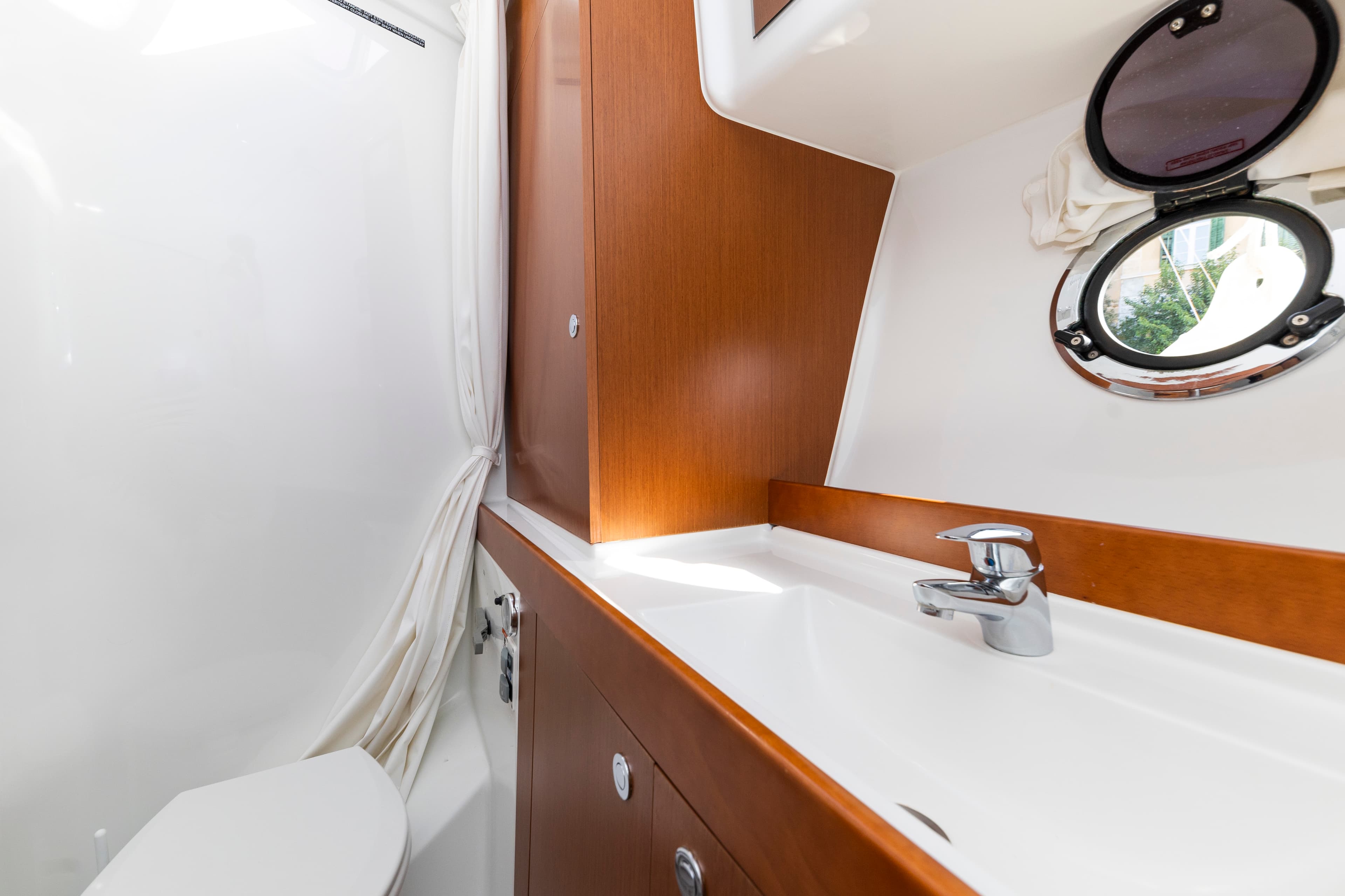 Swift Trawler 34 Fly - photo 21