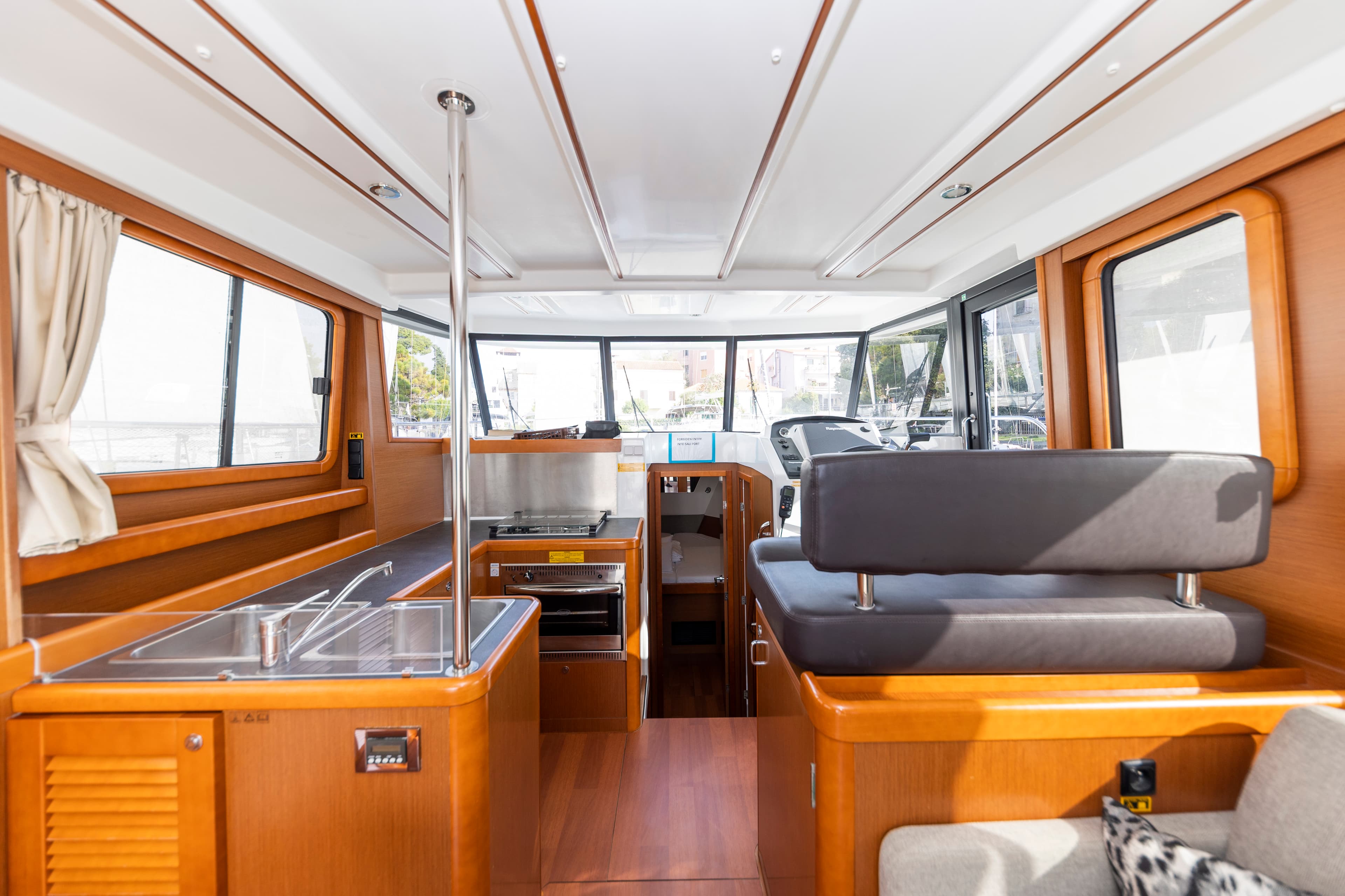 Swift Trawler 34 Fly - photo 5