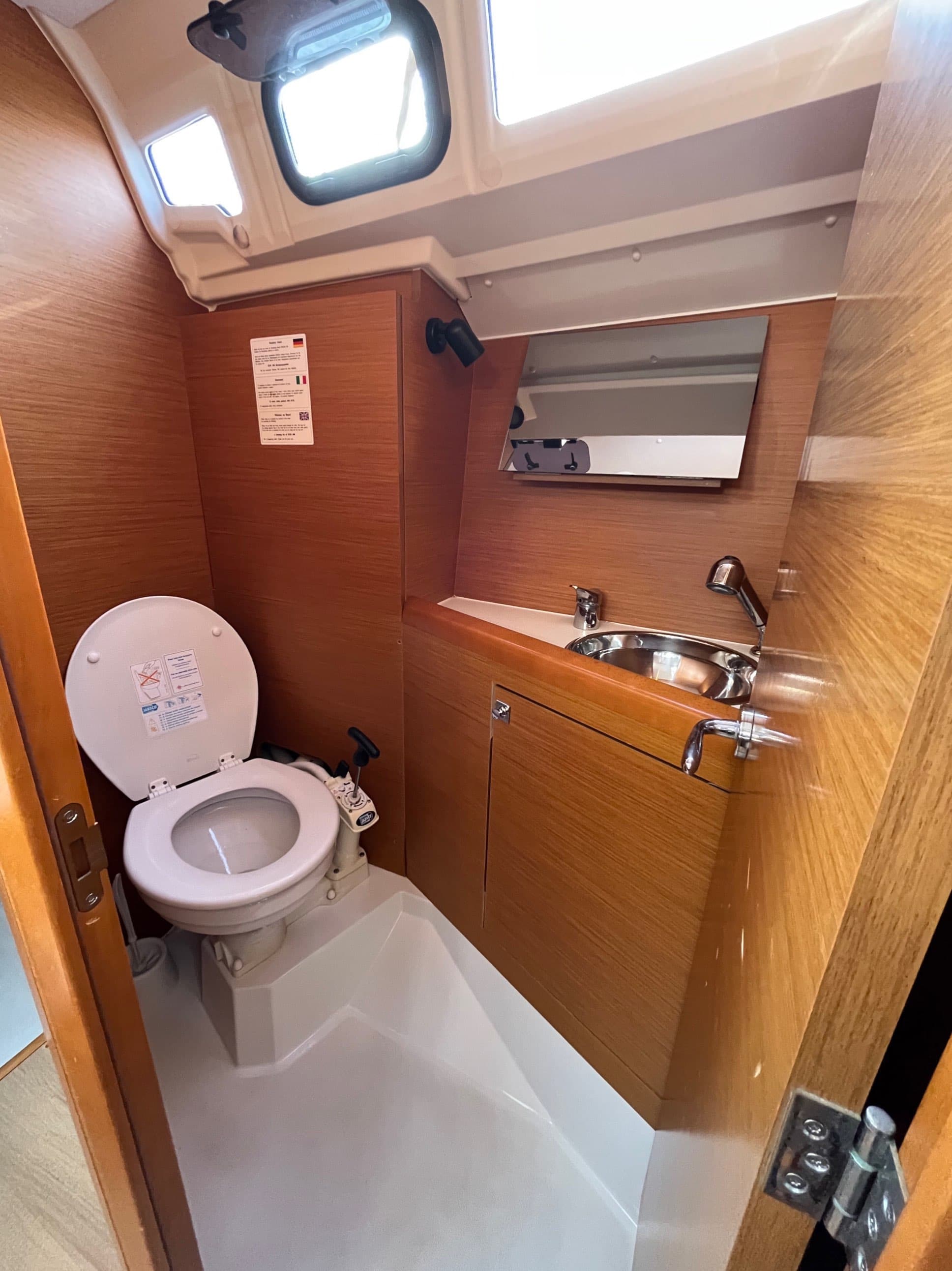 Sun Odyssey 349 - photo 8