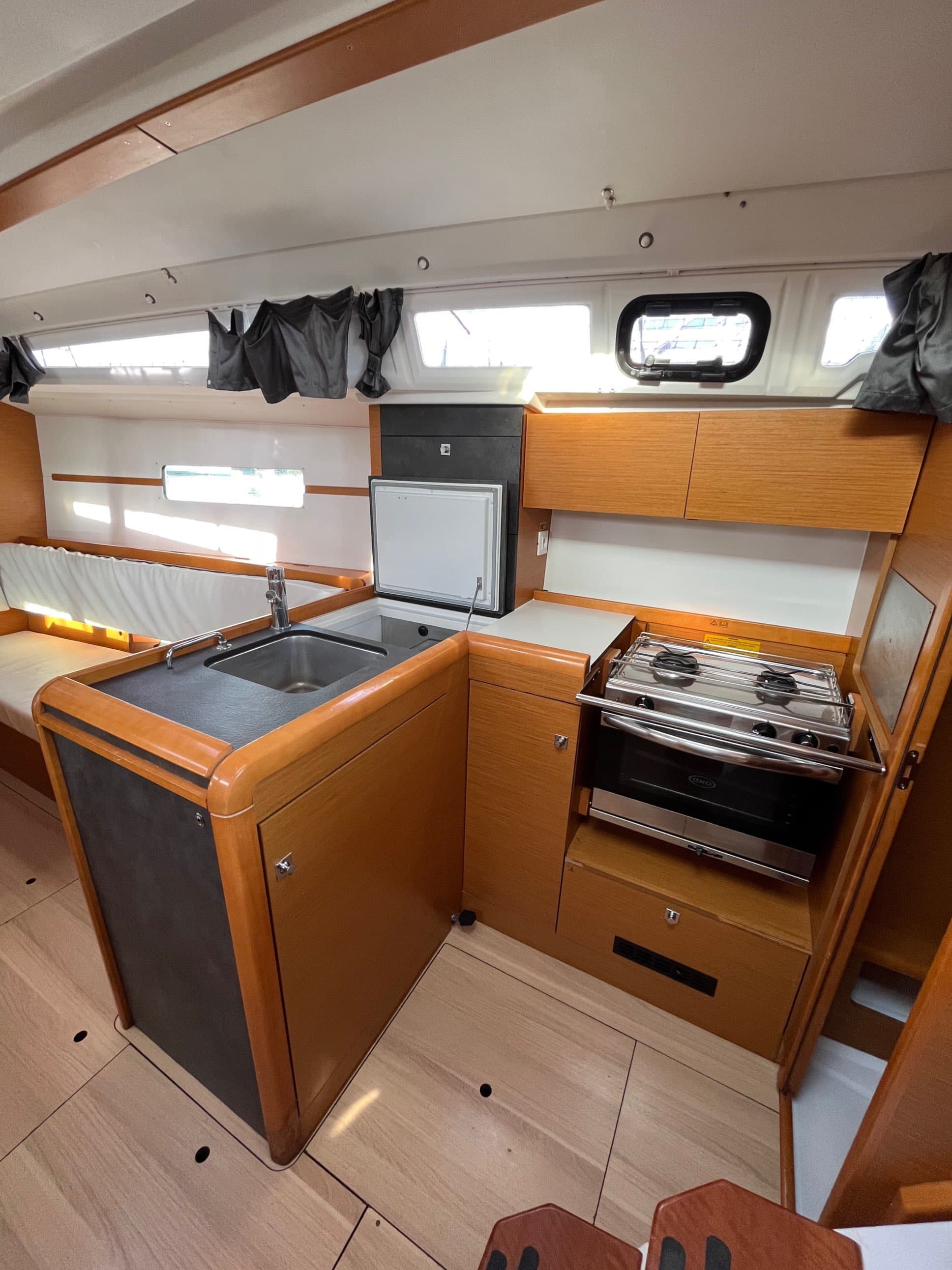 Sun Odyssey 349 - photo 9