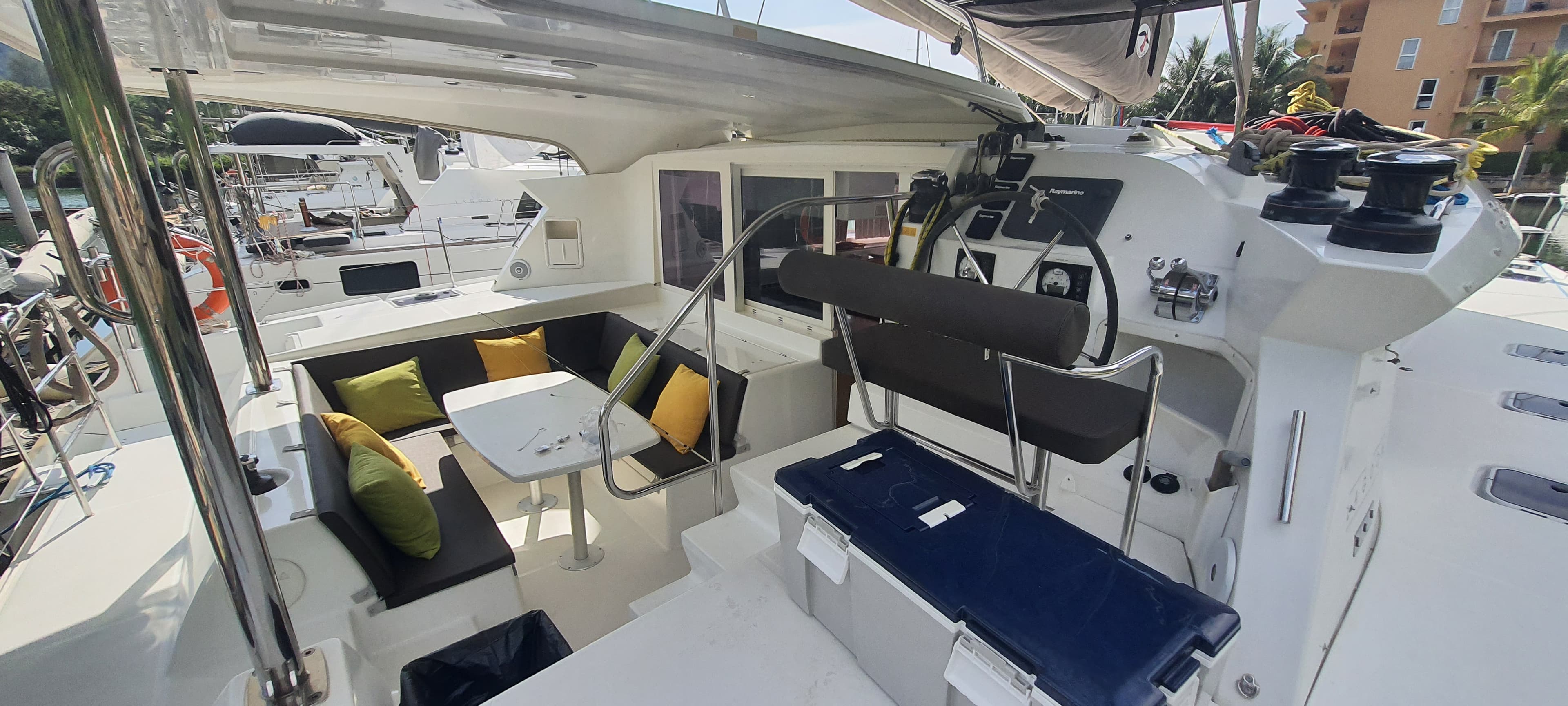 Lagoon 421 - photo 10