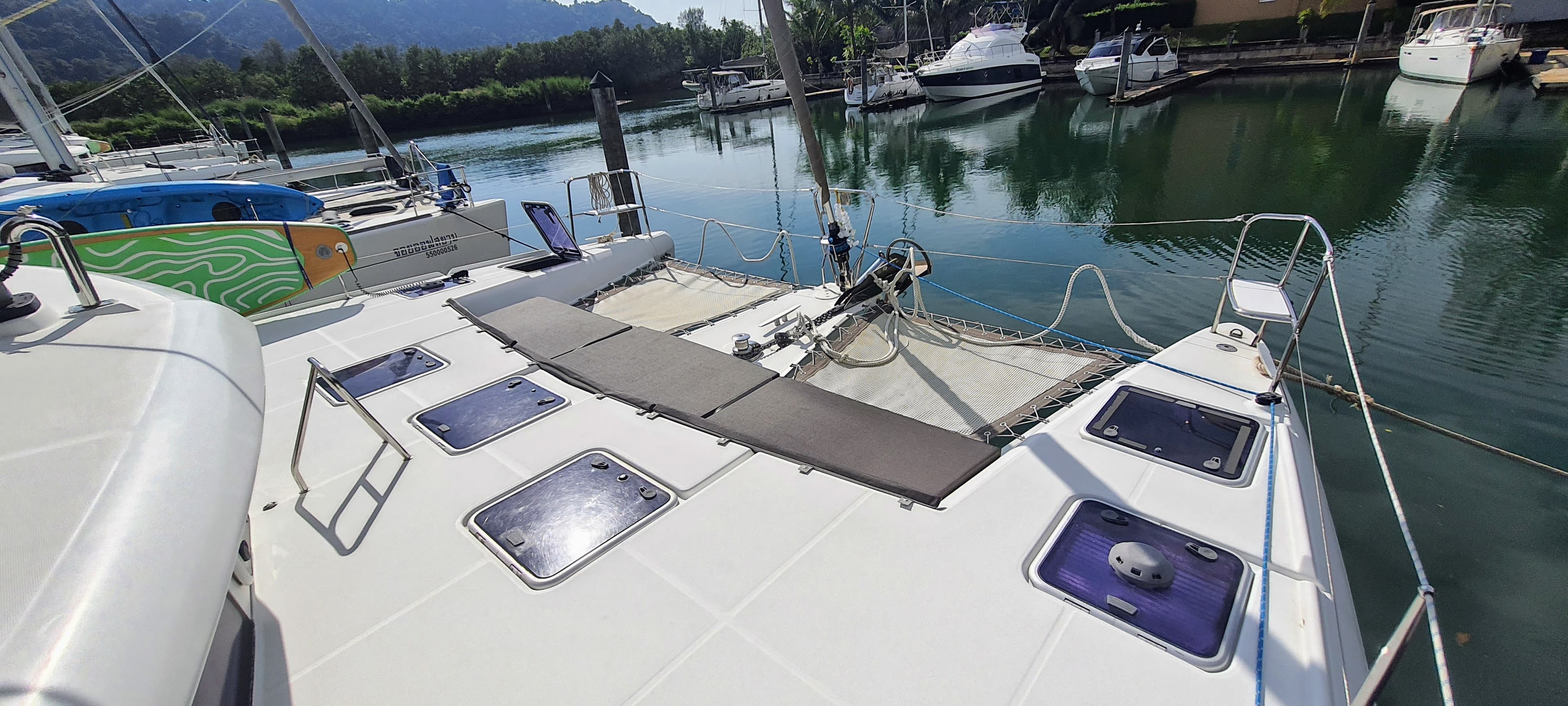 Lagoon 421 - photo 5