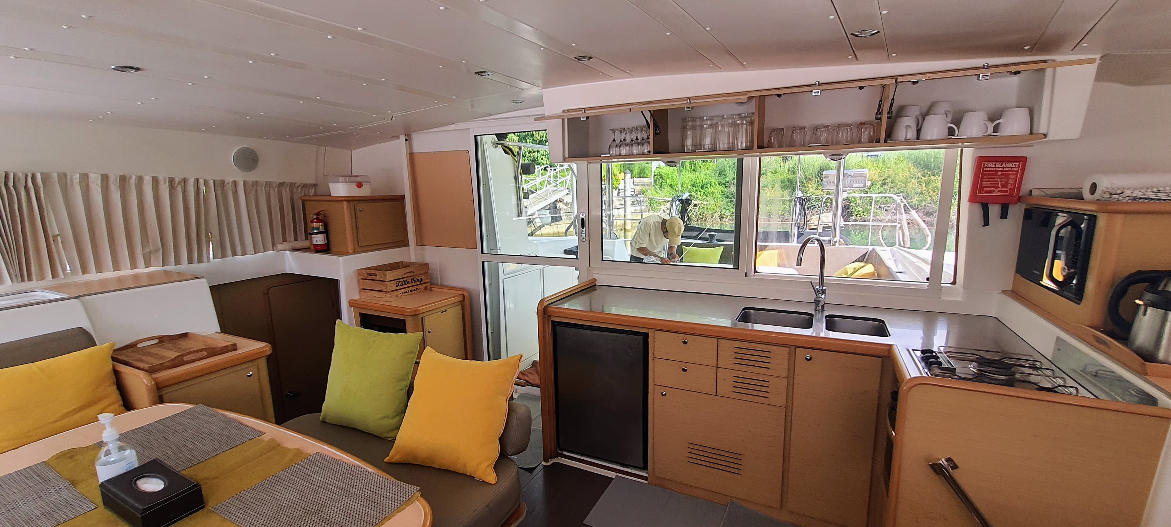 Lagoon 421 - photo 7