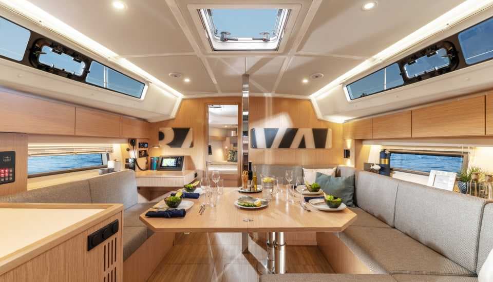 Bavaria C42 - photo 11