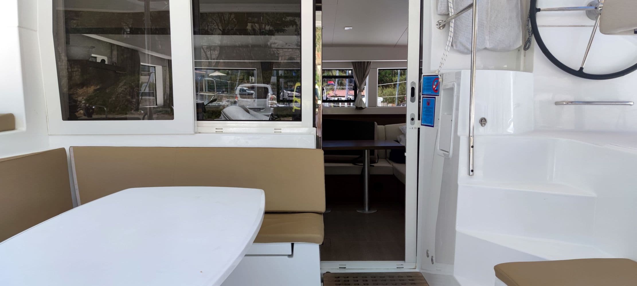 Lagoon 40 - photo 16