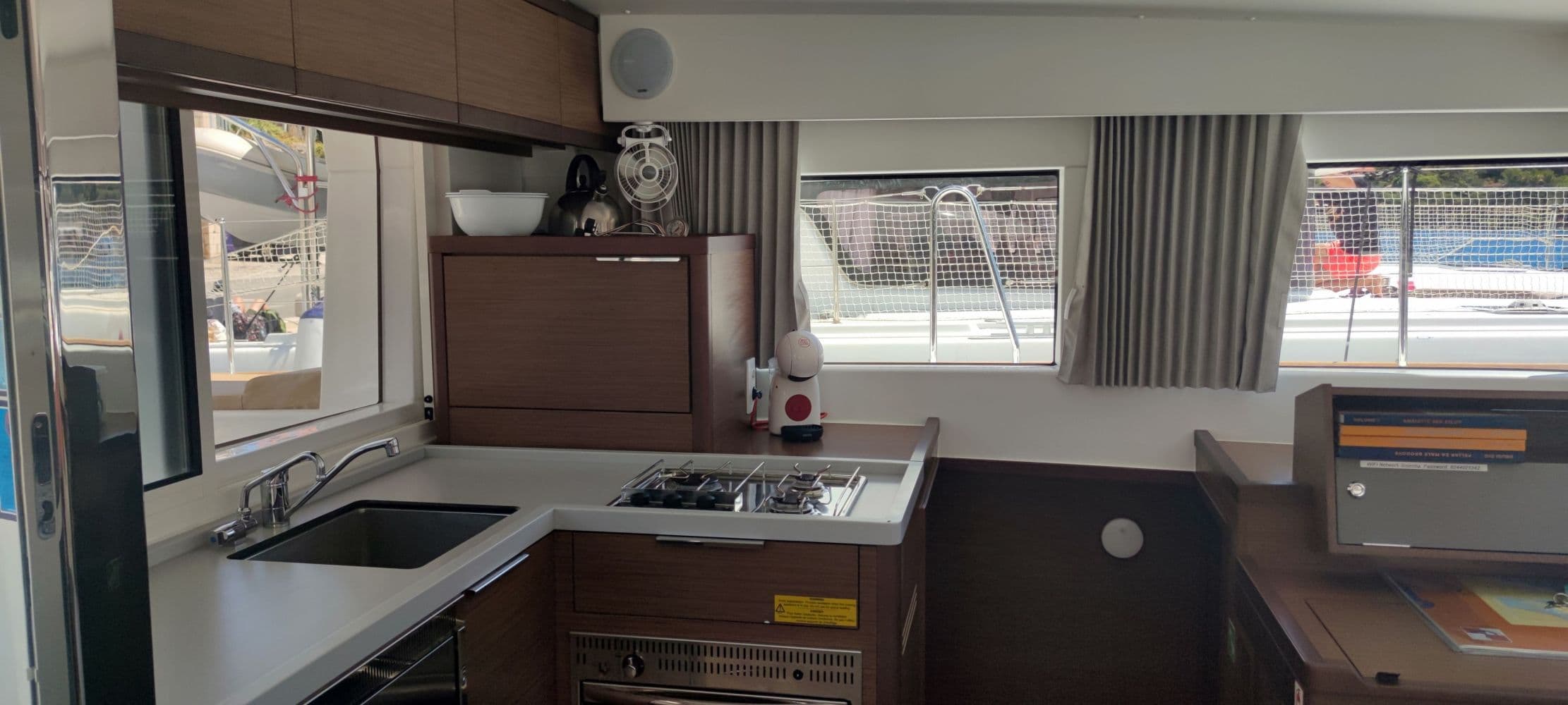 Lagoon 40 - photo 18