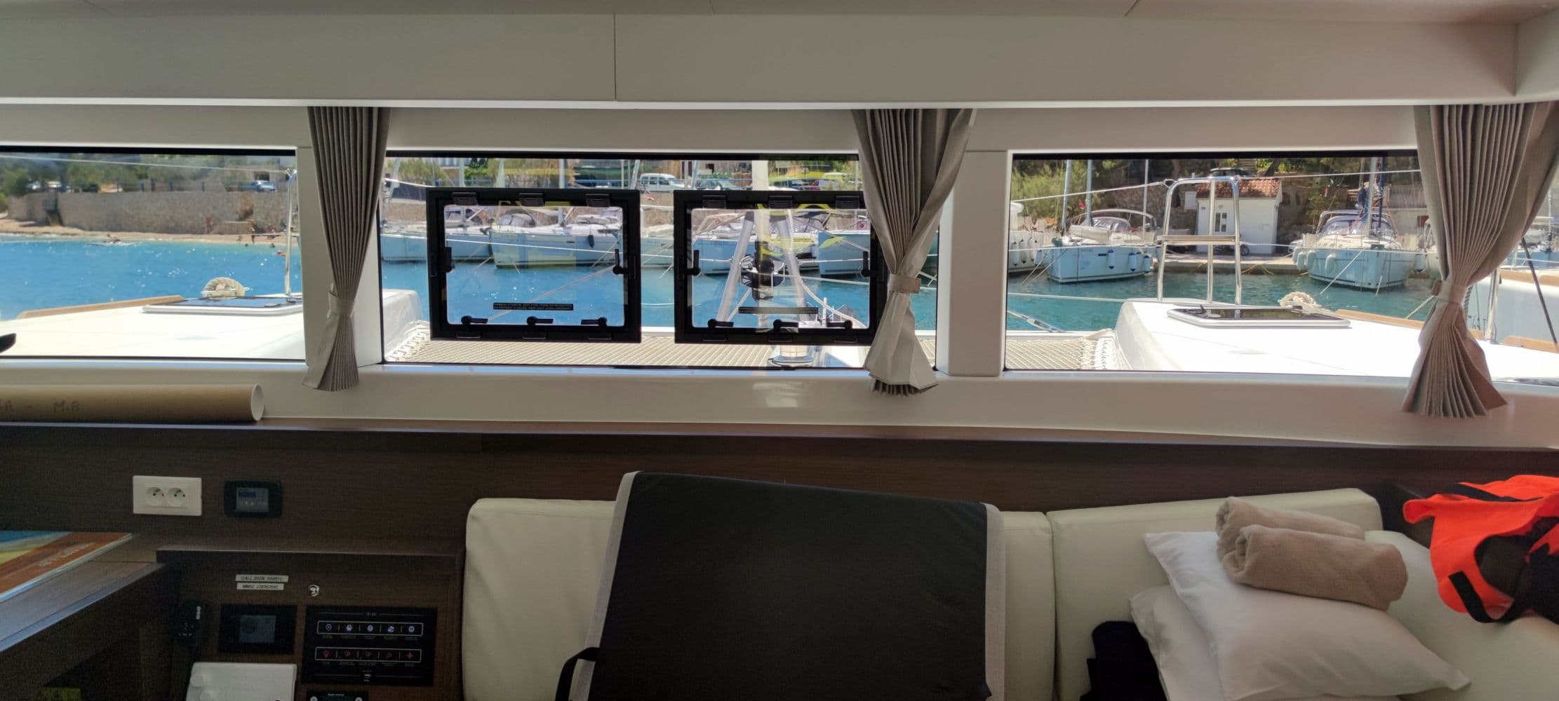 Lagoon 40 - photo 20