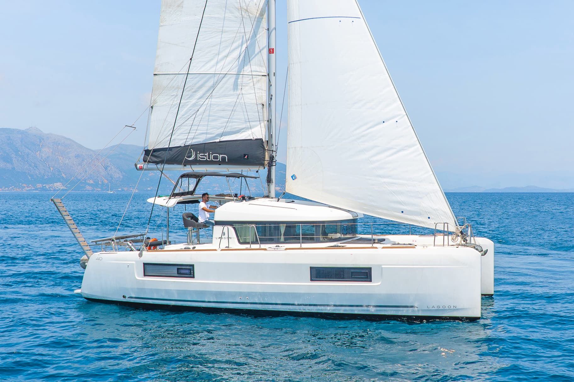 Lagoon 40 - photo 11