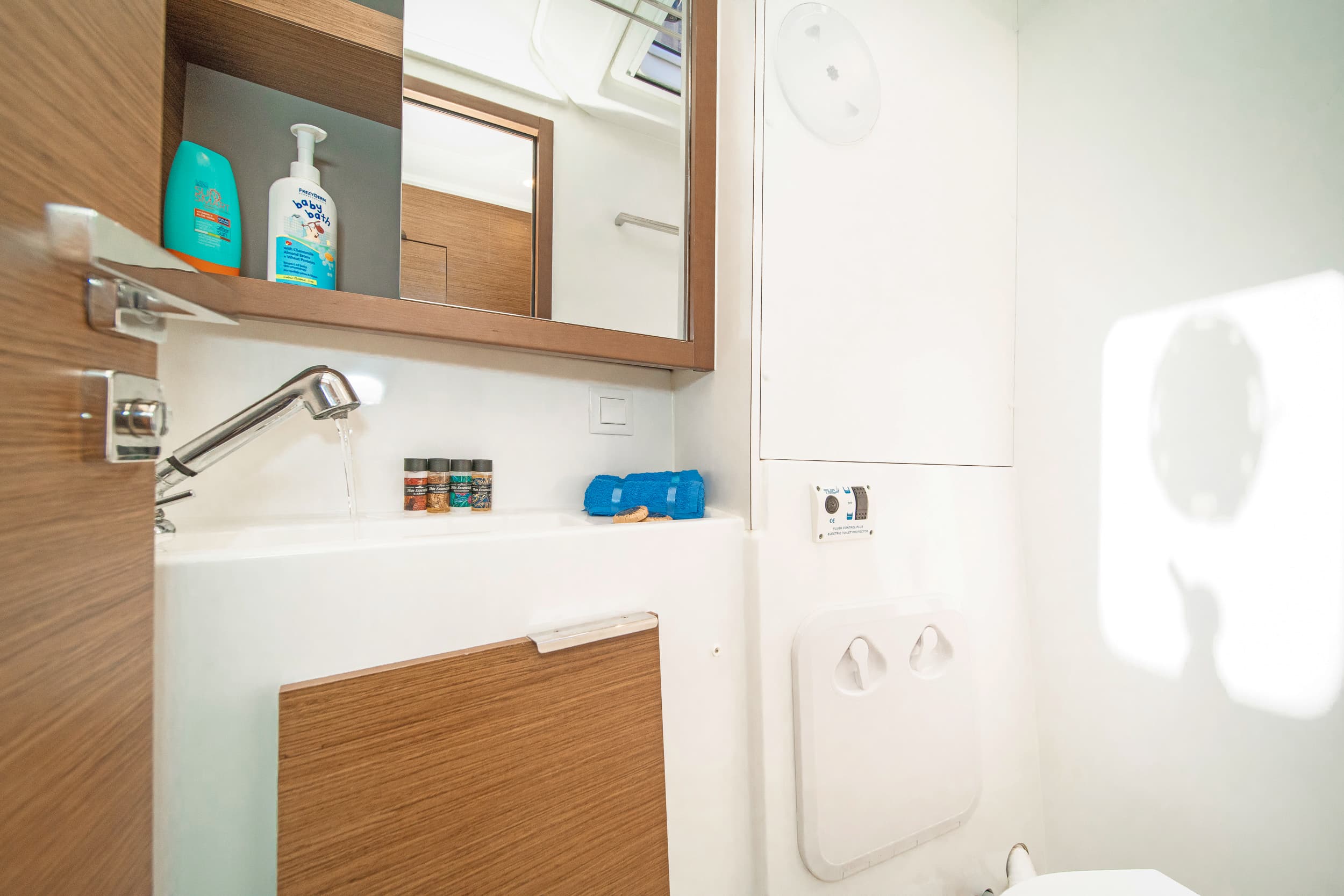 Lagoon 40 - photo 14