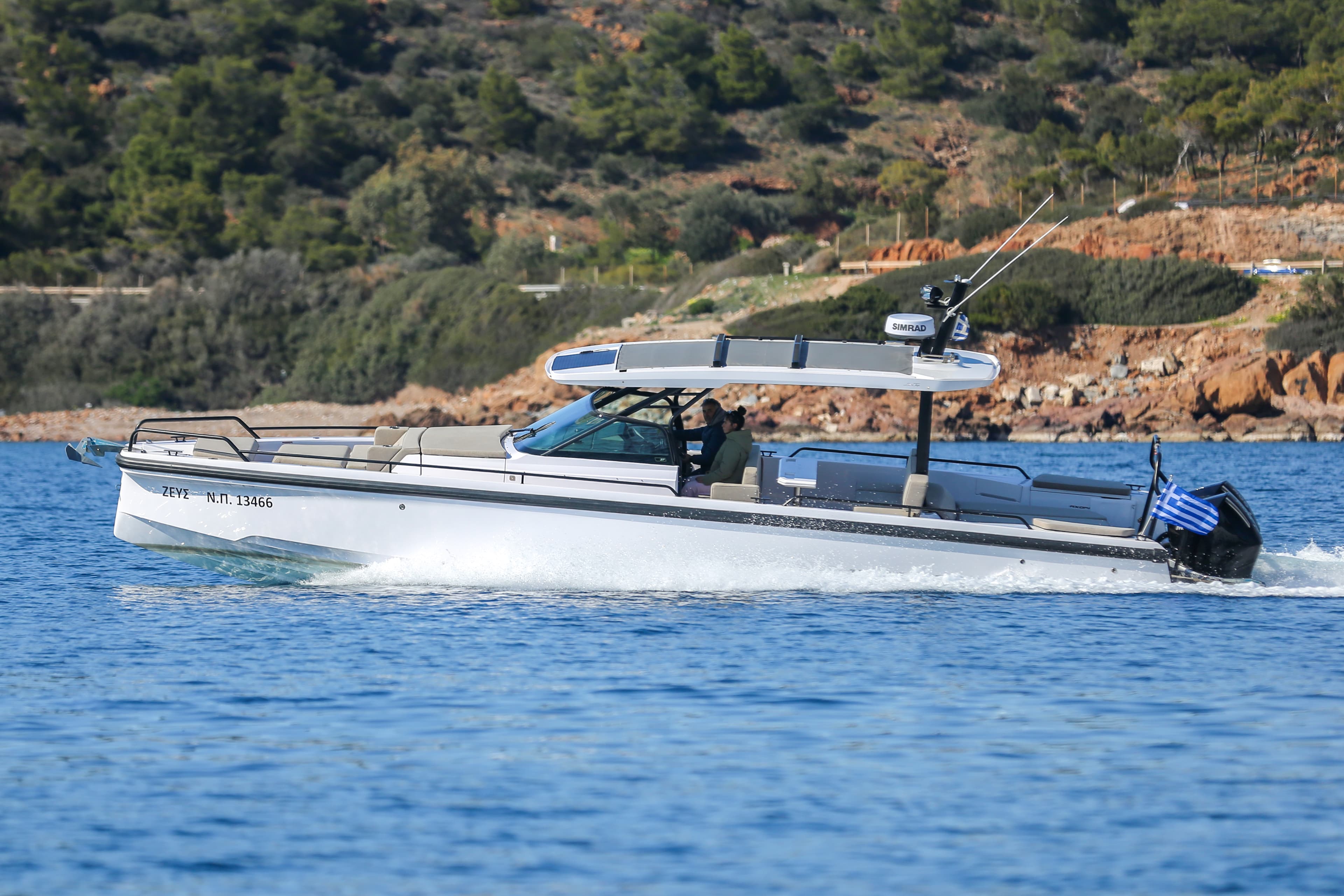 Axopar 37  Sun Top - photo 8