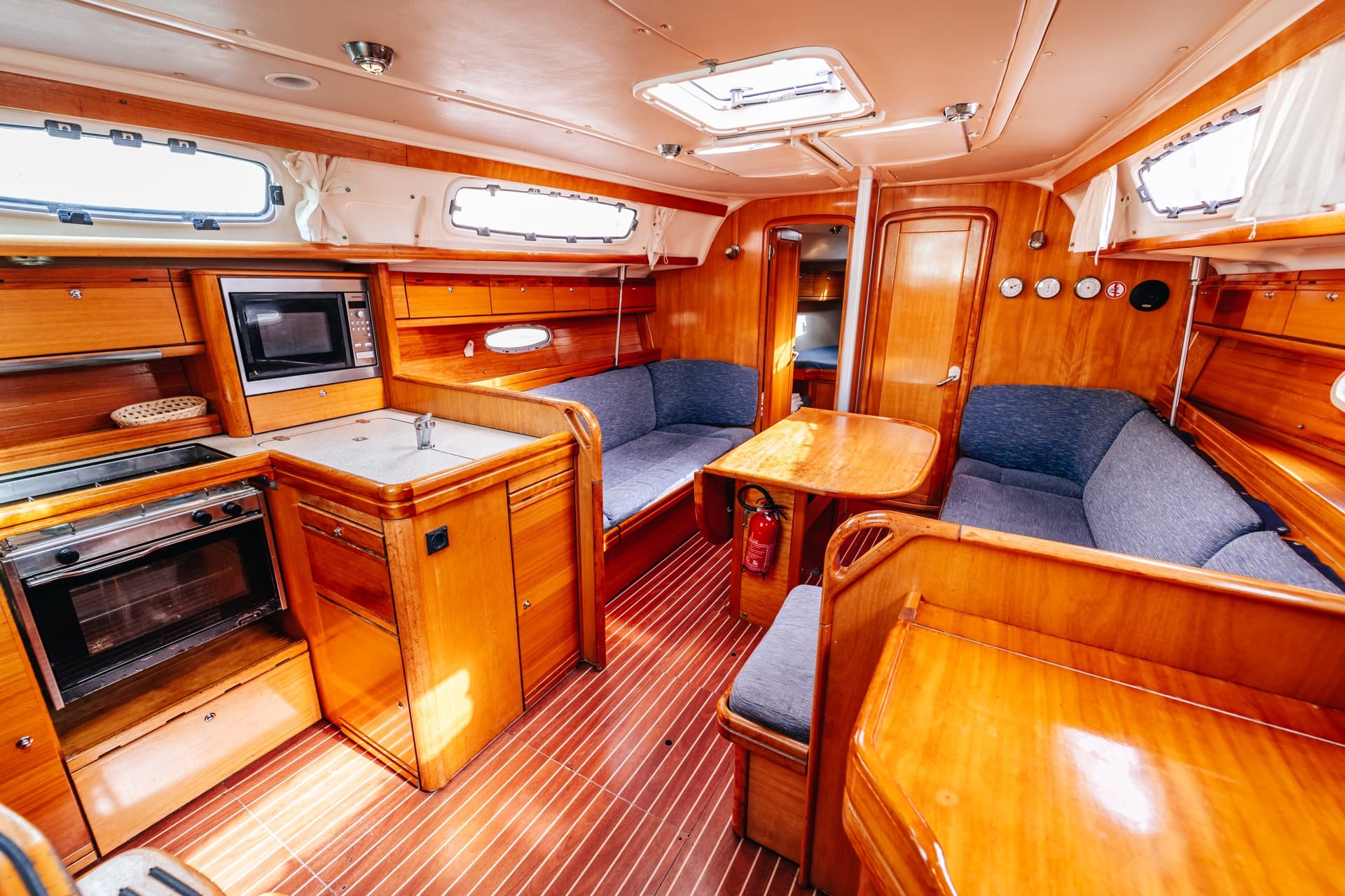 Bavaria 38 Cruiser - photo 15